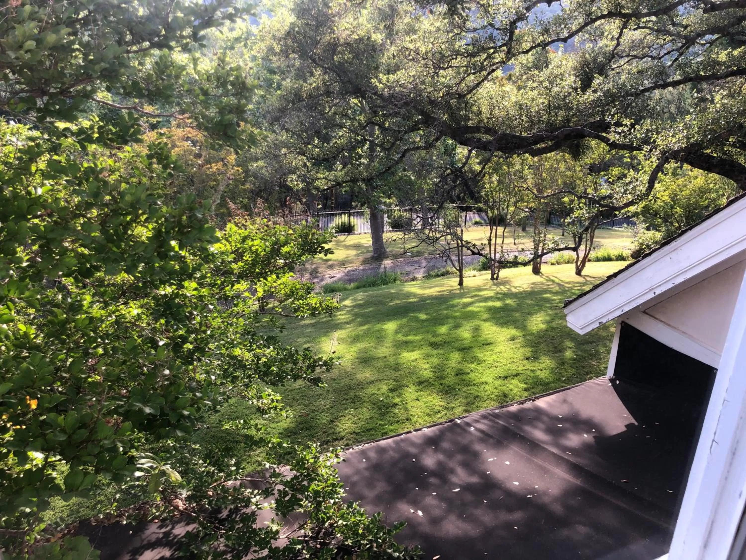 Garden view in The Inn on Knowles Hill Bed & Breakfast Hotel