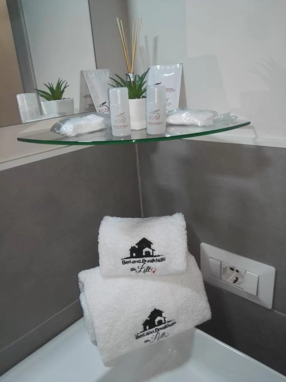 Bathroom in B&B via Piave da Lillo