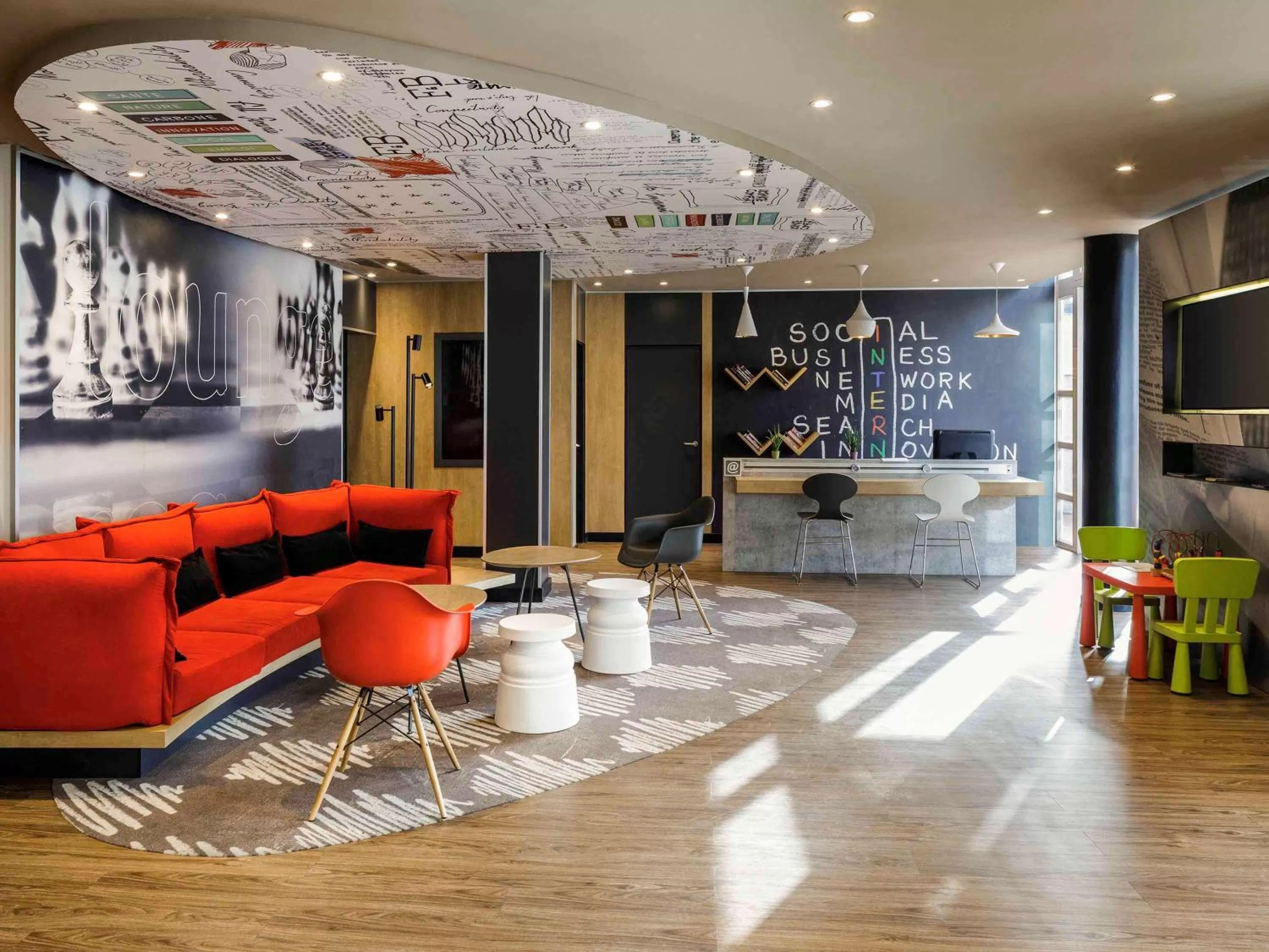 Lounge or bar in Ibis Granada