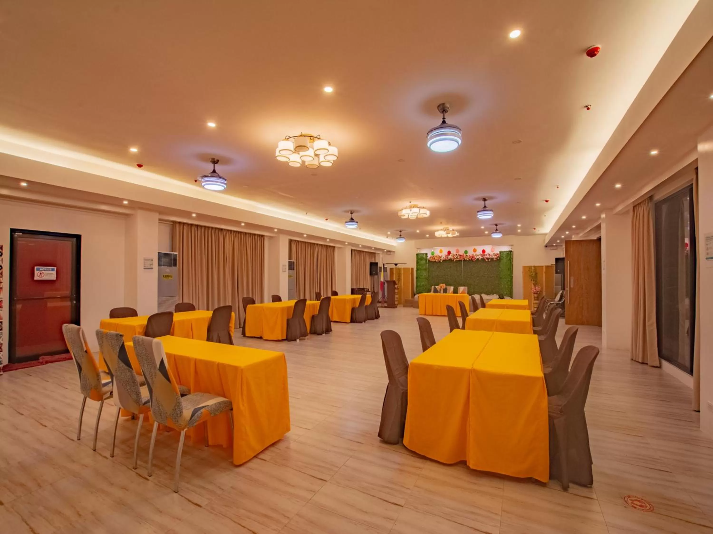 Banquet/Function facilities in Jurias Garden Hotel