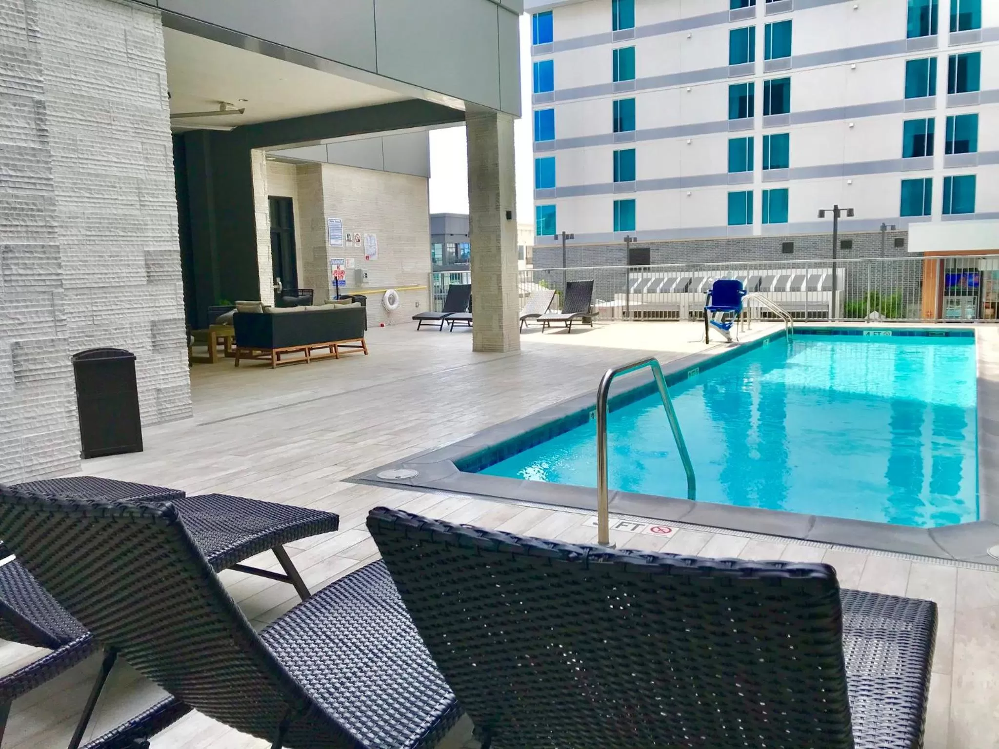 Swimming pool in Holiday Inn & Suites Nashville Downtown Broadway