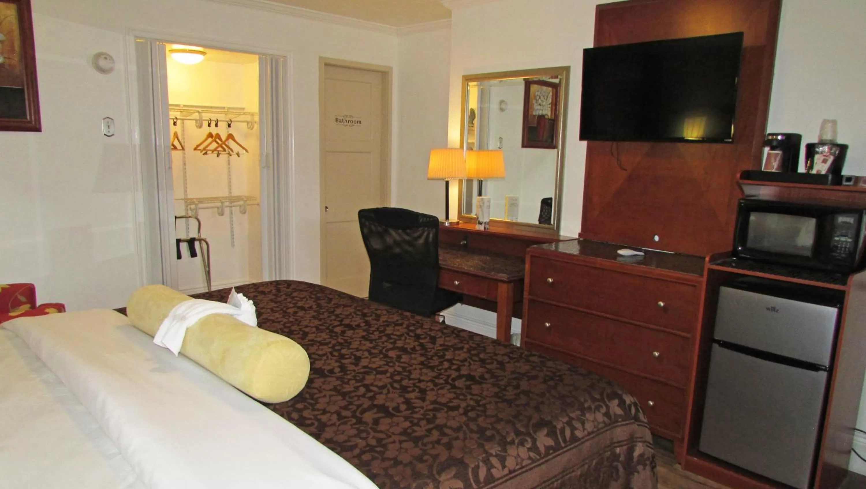 Bedroom, Bed in Mountain Star Inn