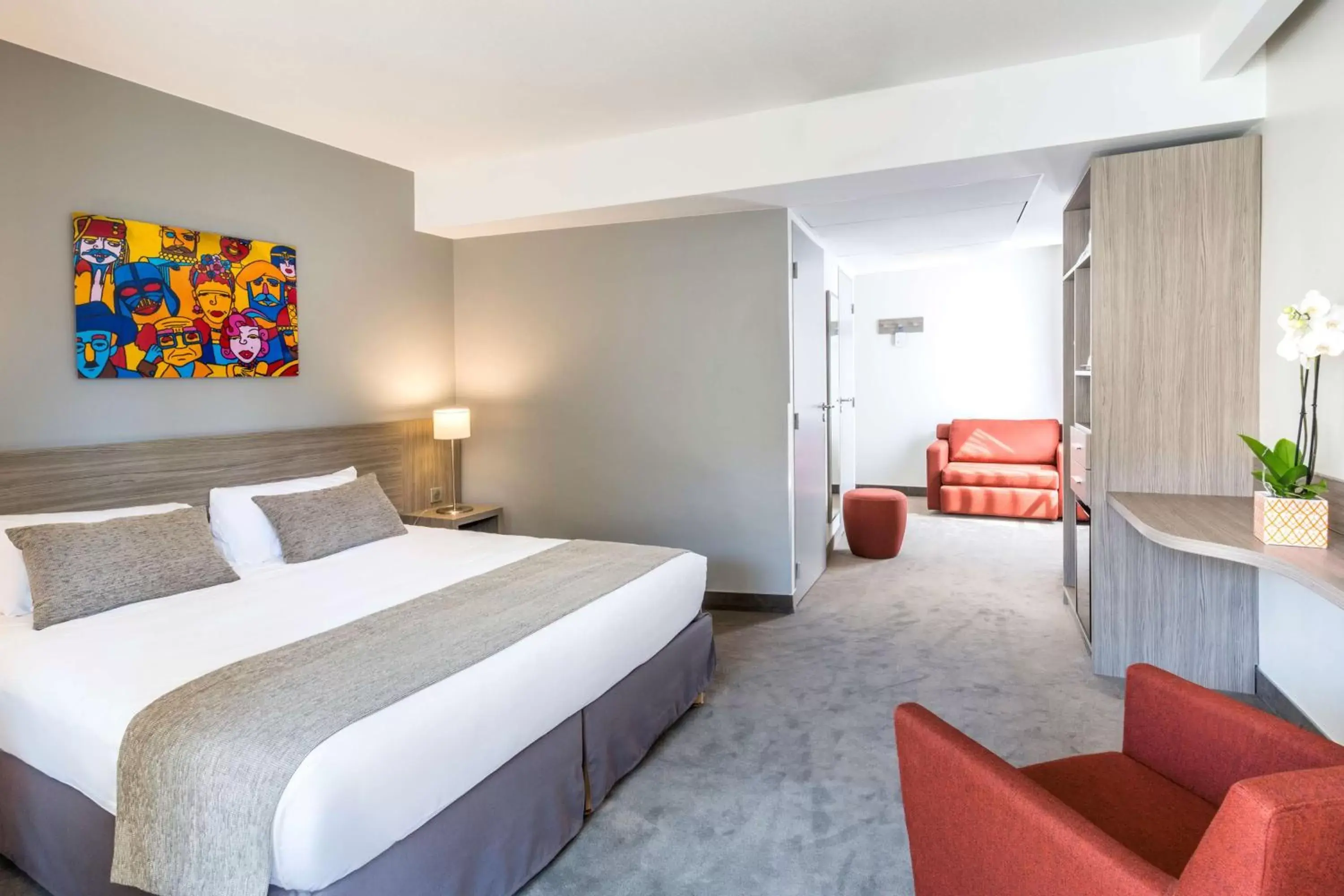 Prestige King Room with Balcony - Non-Smoking in Best Western Linko Aubagne Prestige King Room with Balcony - Non-Smoking in Best Western Linko Aubagne