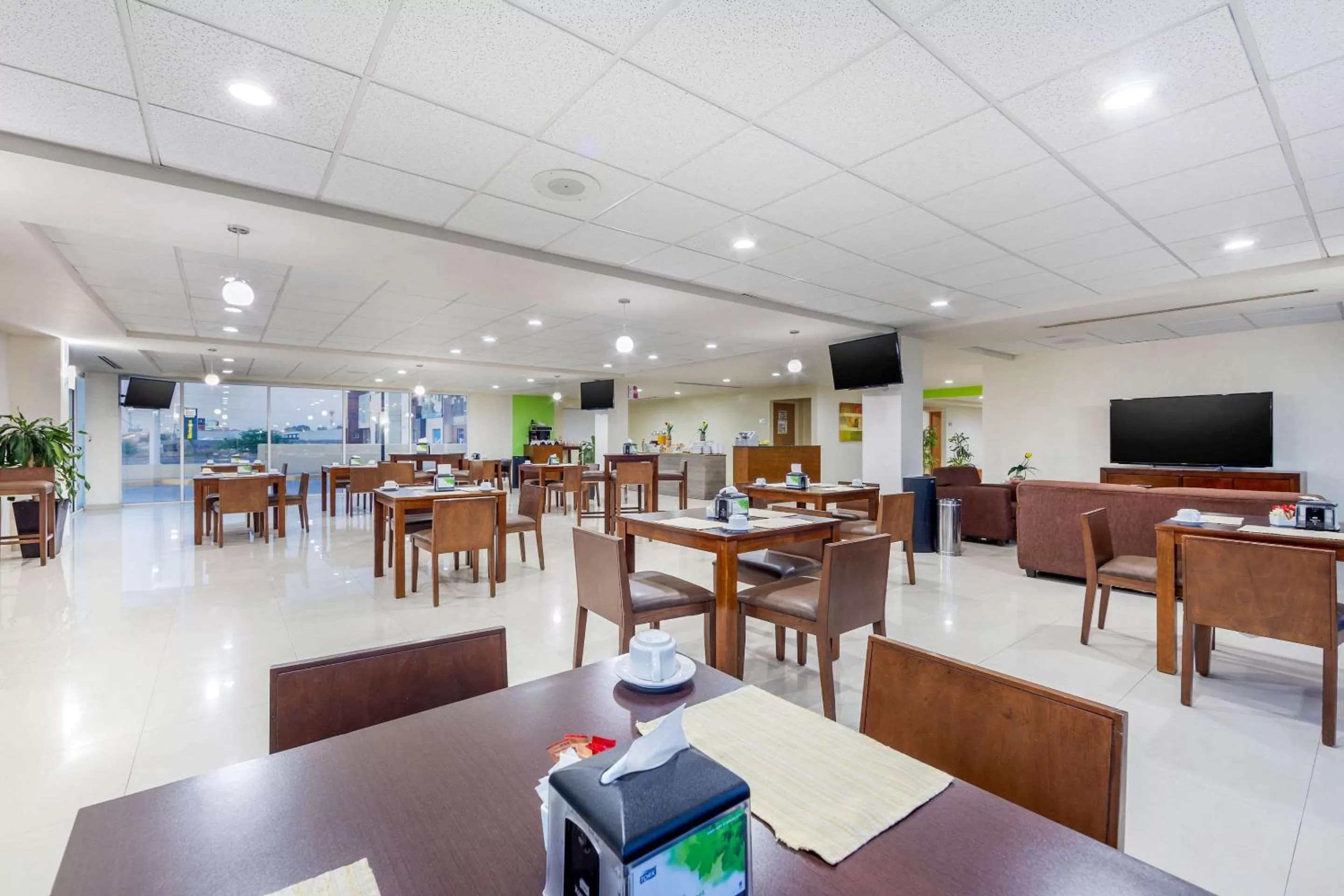 Restaurant/Places to Eat in Sleep Inn Torreon