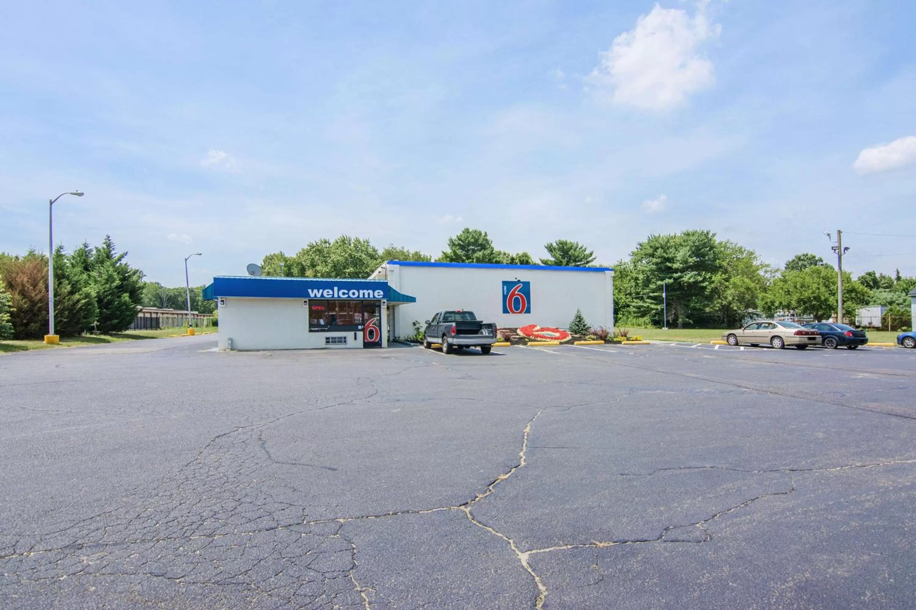 Property building in Motel 6-Glassboro, NJ - Rowan University