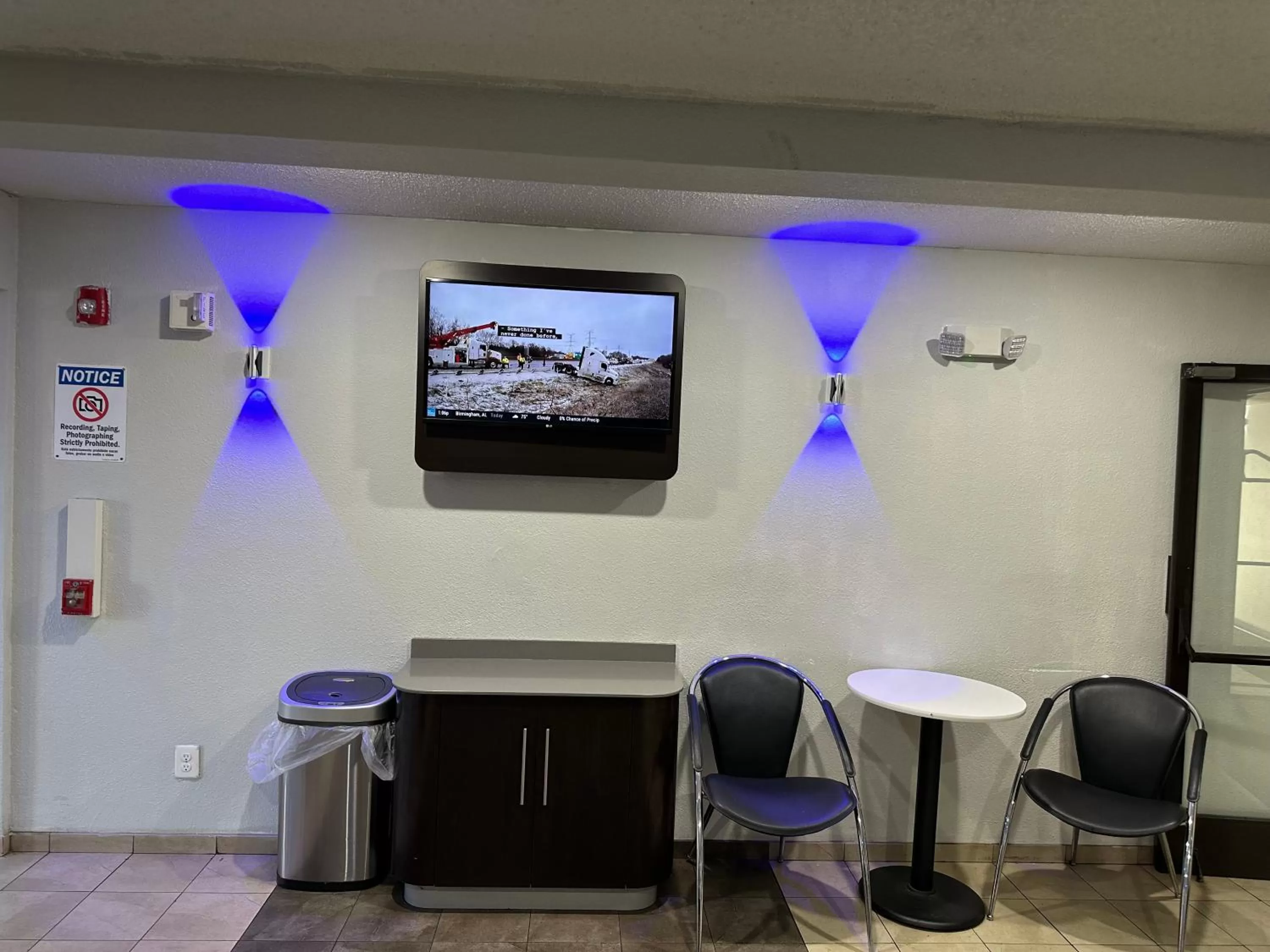 Coffee/tea facilities in Motel 6-Greensboro, NC - Airport