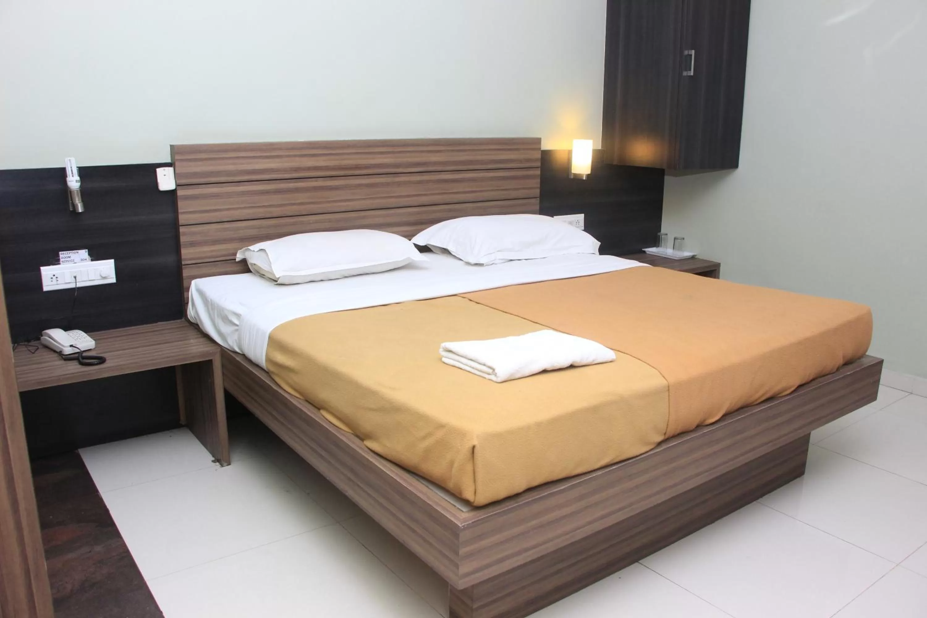 Bedroom in Hotel Sham Suman, Kolhapur- Opposite To Mahalaxmi Temple