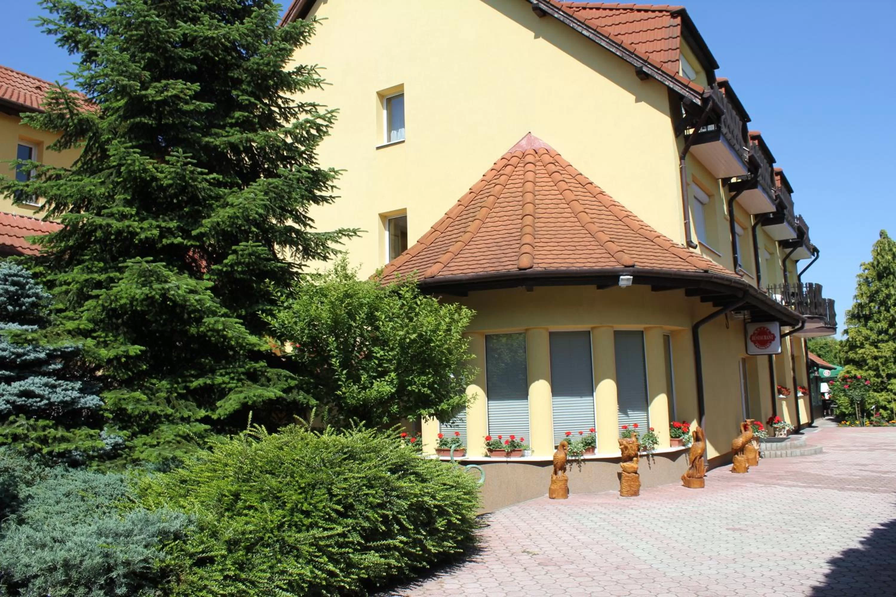Facade/entrance, Property Building in Hotel Panorama