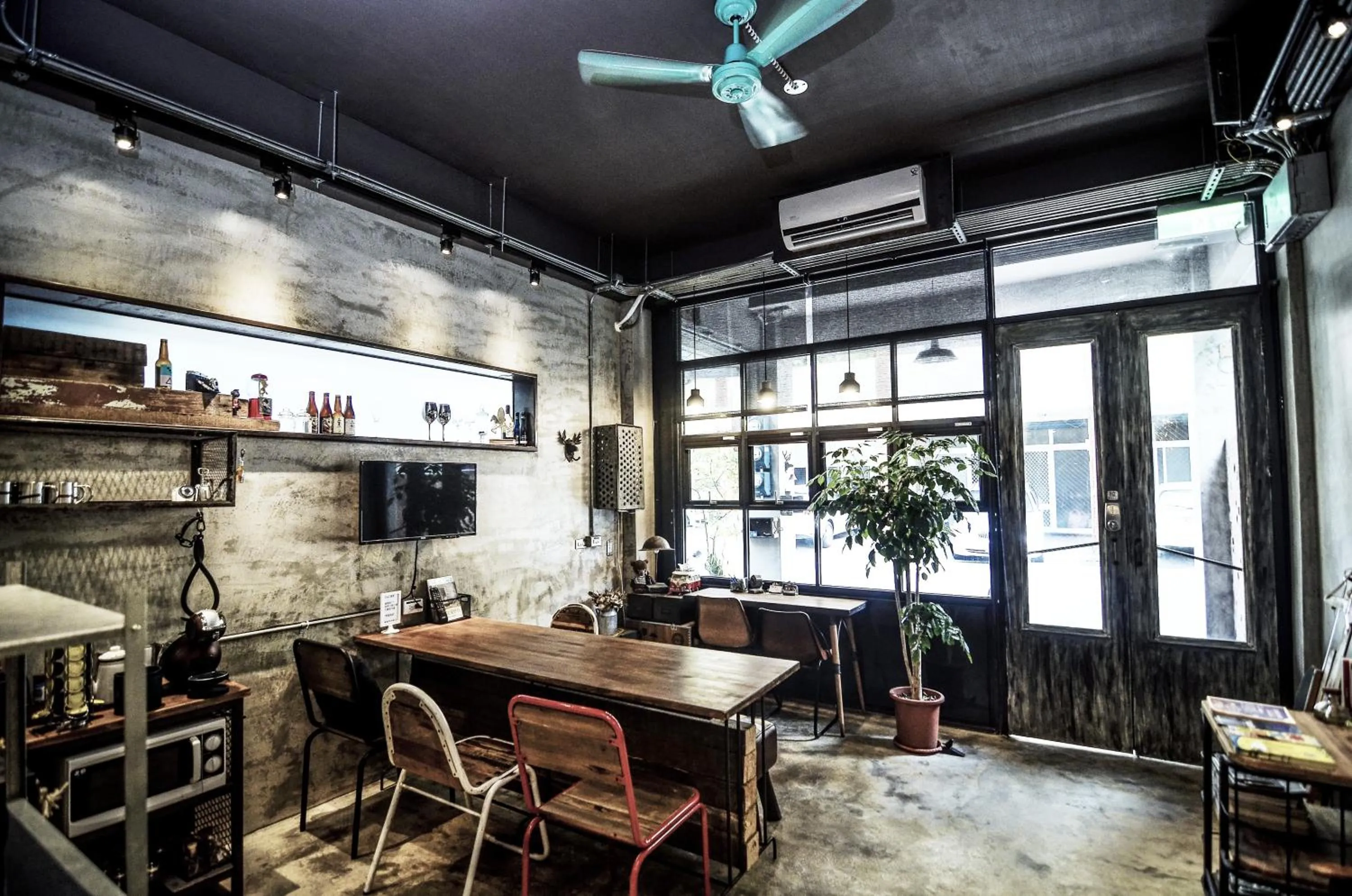 Game Room in You Worth Inn