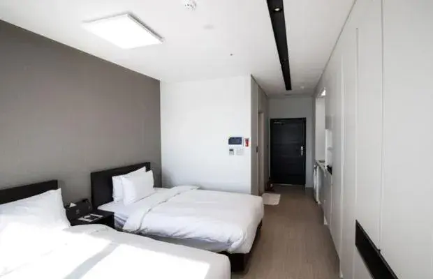 Deluxe Twin Room with Lake View in Sunrise Hotel Sokcho Deluxe Twin Room with Lake View in Sunrise Hotel Sokcho