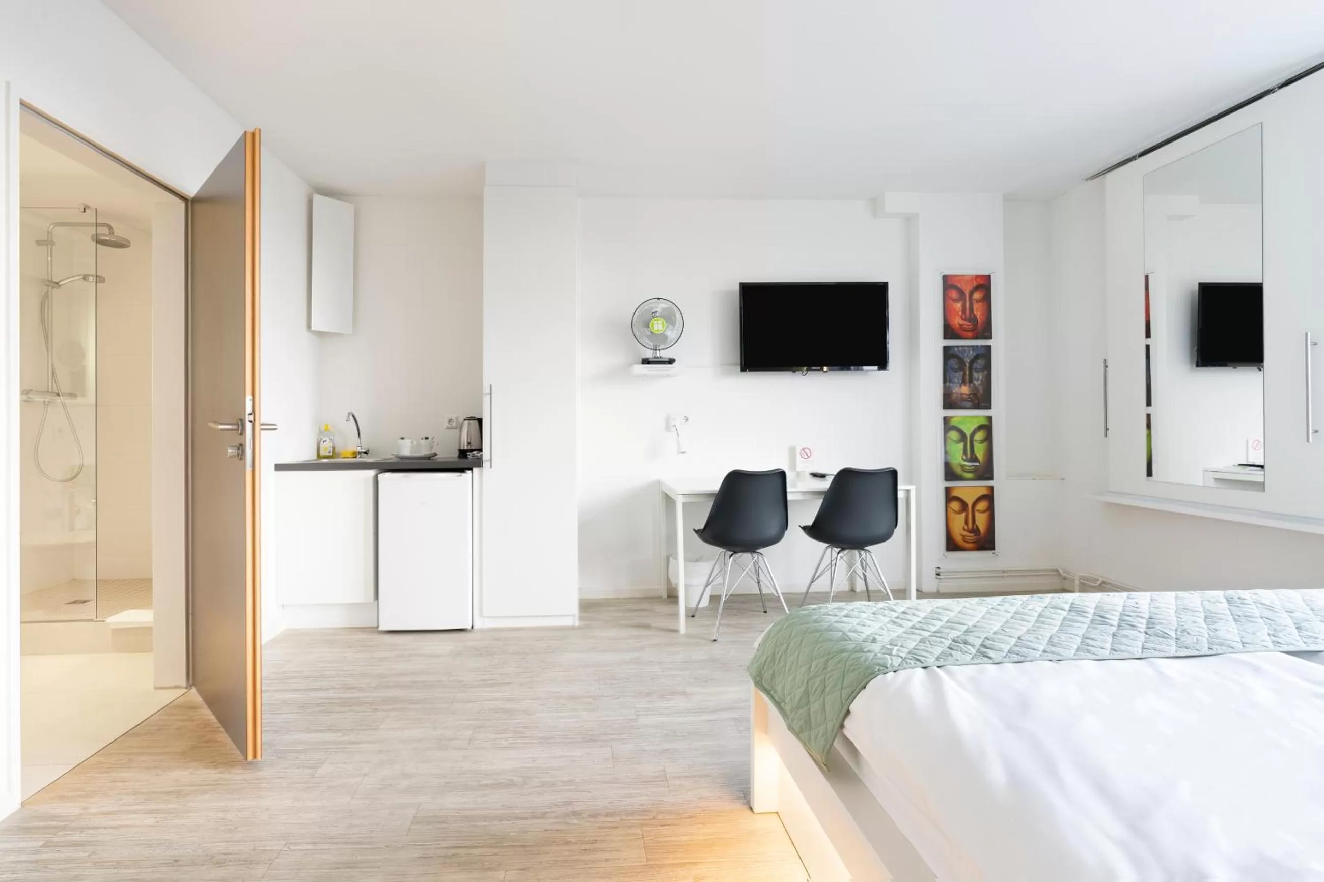 Photo of the whole room, Bed in bedpark Stellingen