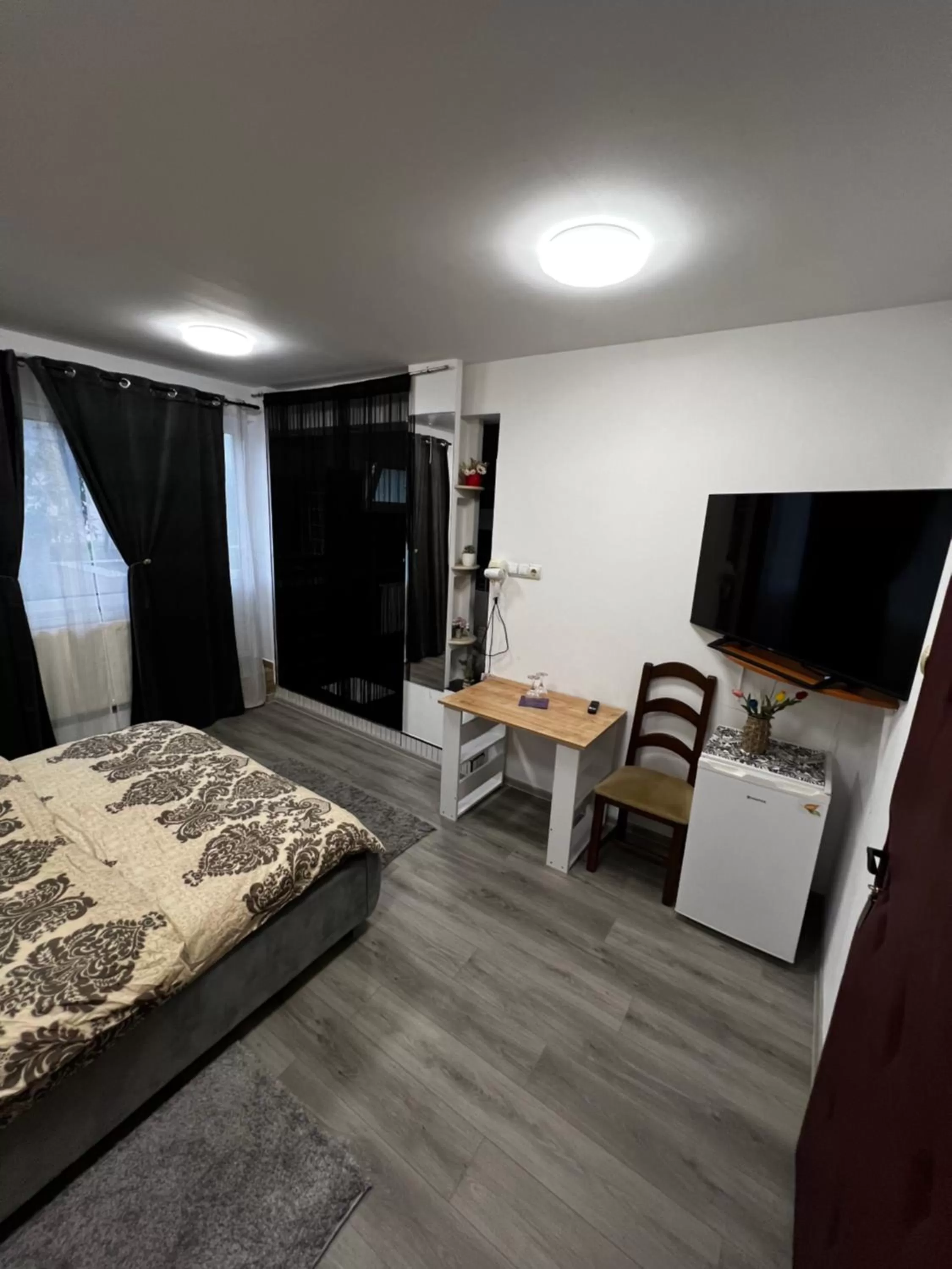 TV/Entertainment Center in Pensiunea Old Sheriff