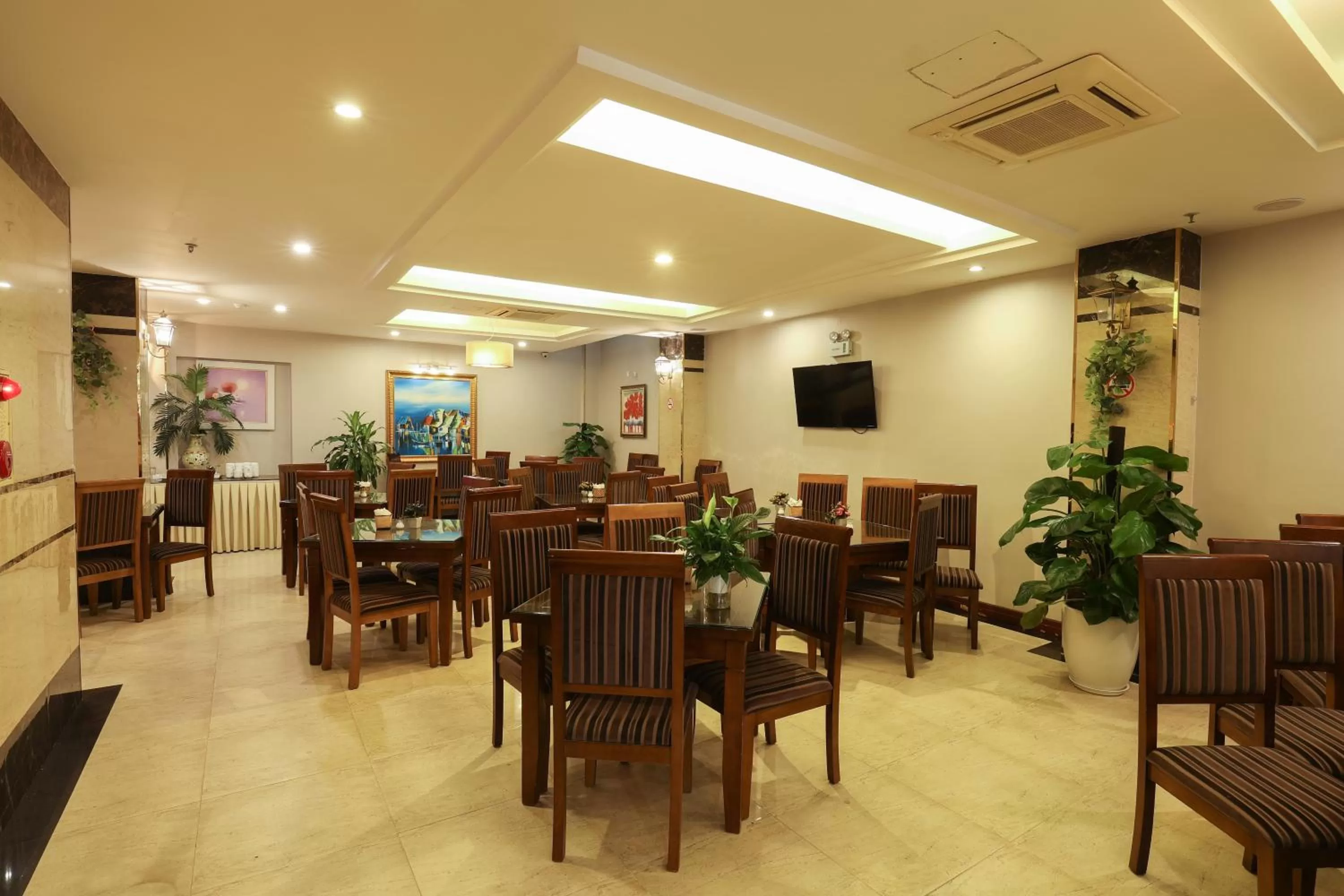 Restaurant/places to eat in Gallant Hotel