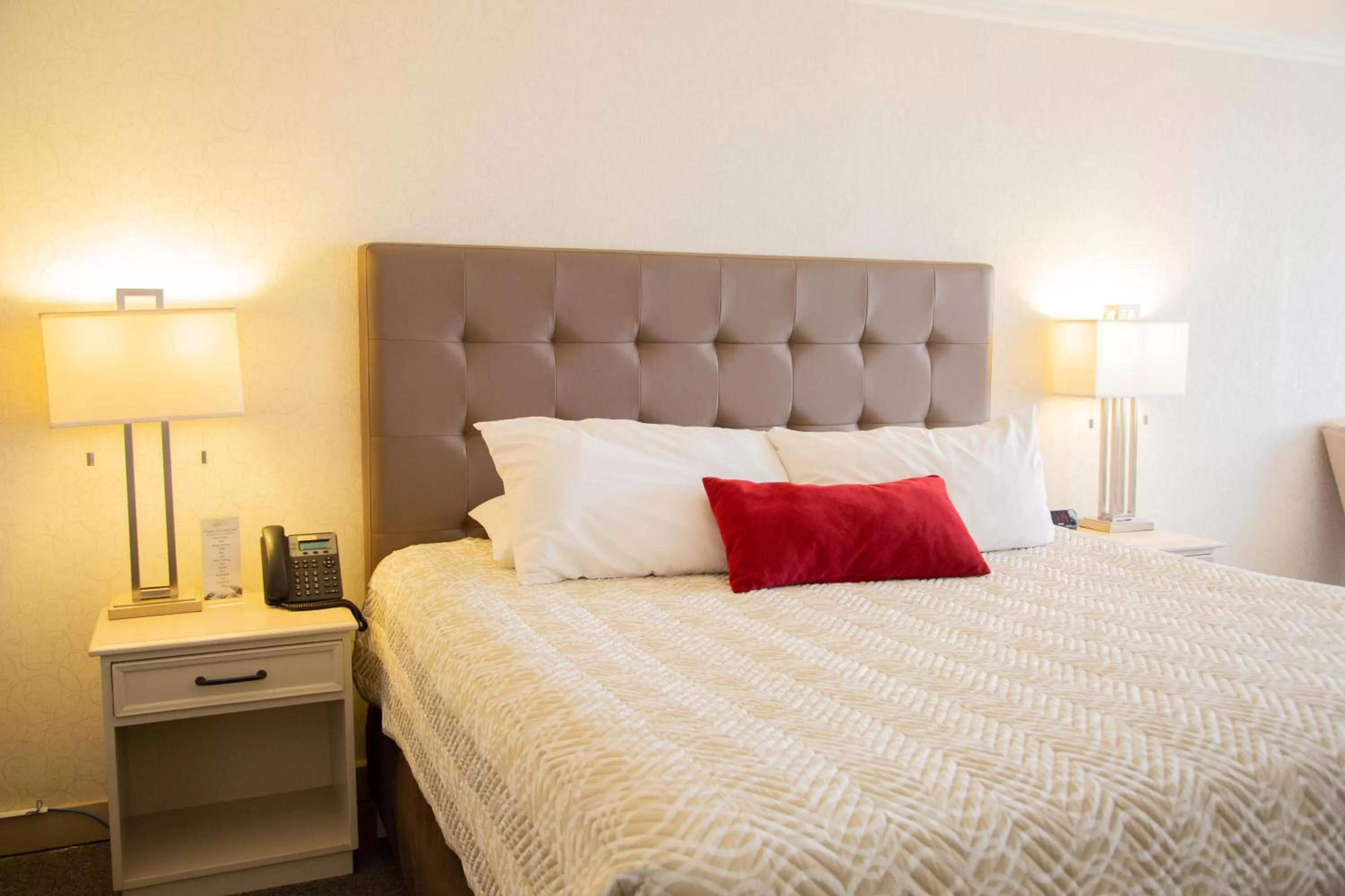 Bed in Taormina Hotel and Casino-Adults Only