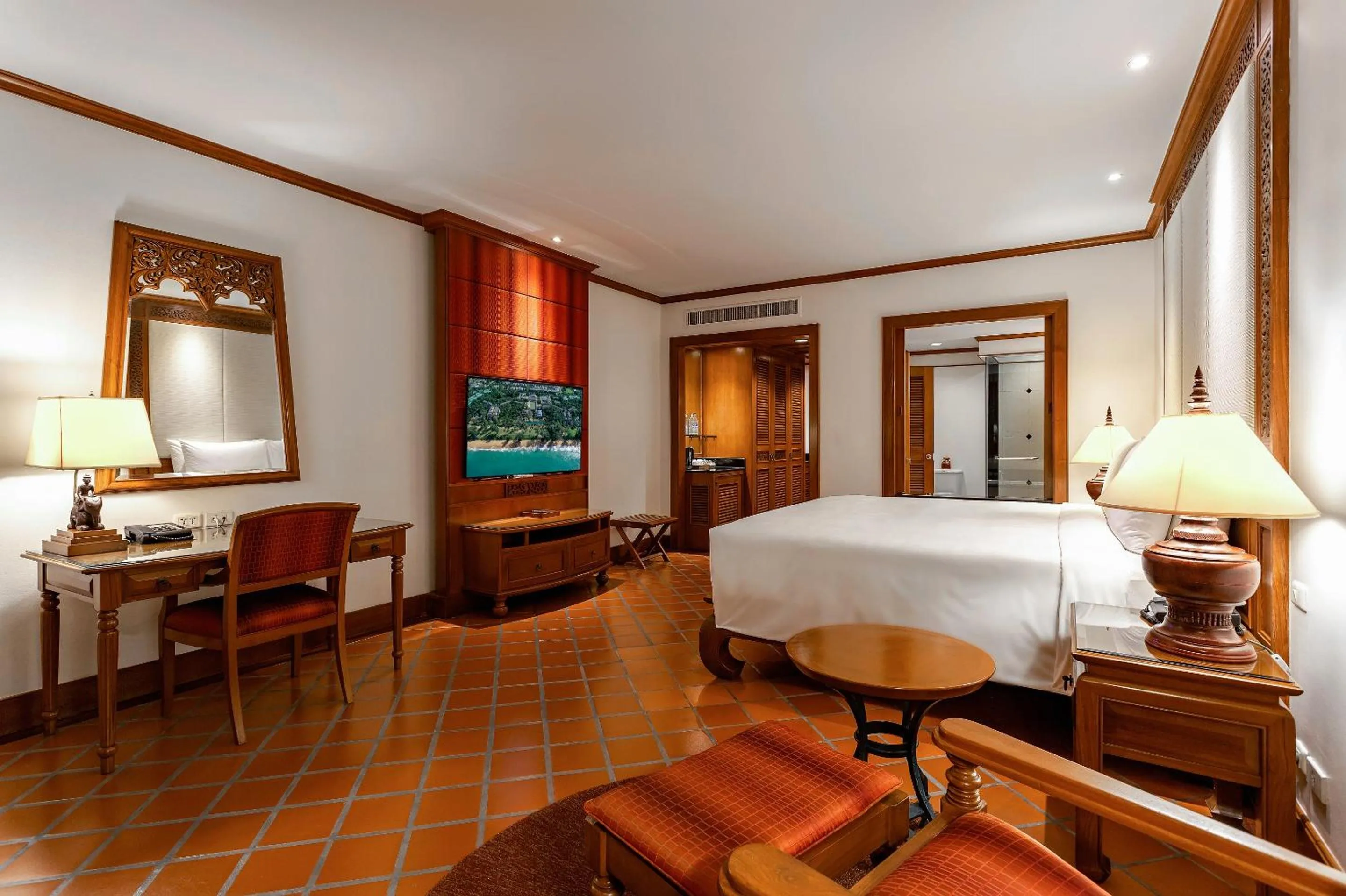 TV and multimedia, Bed in JW Marriott Phuket Resort and Spa