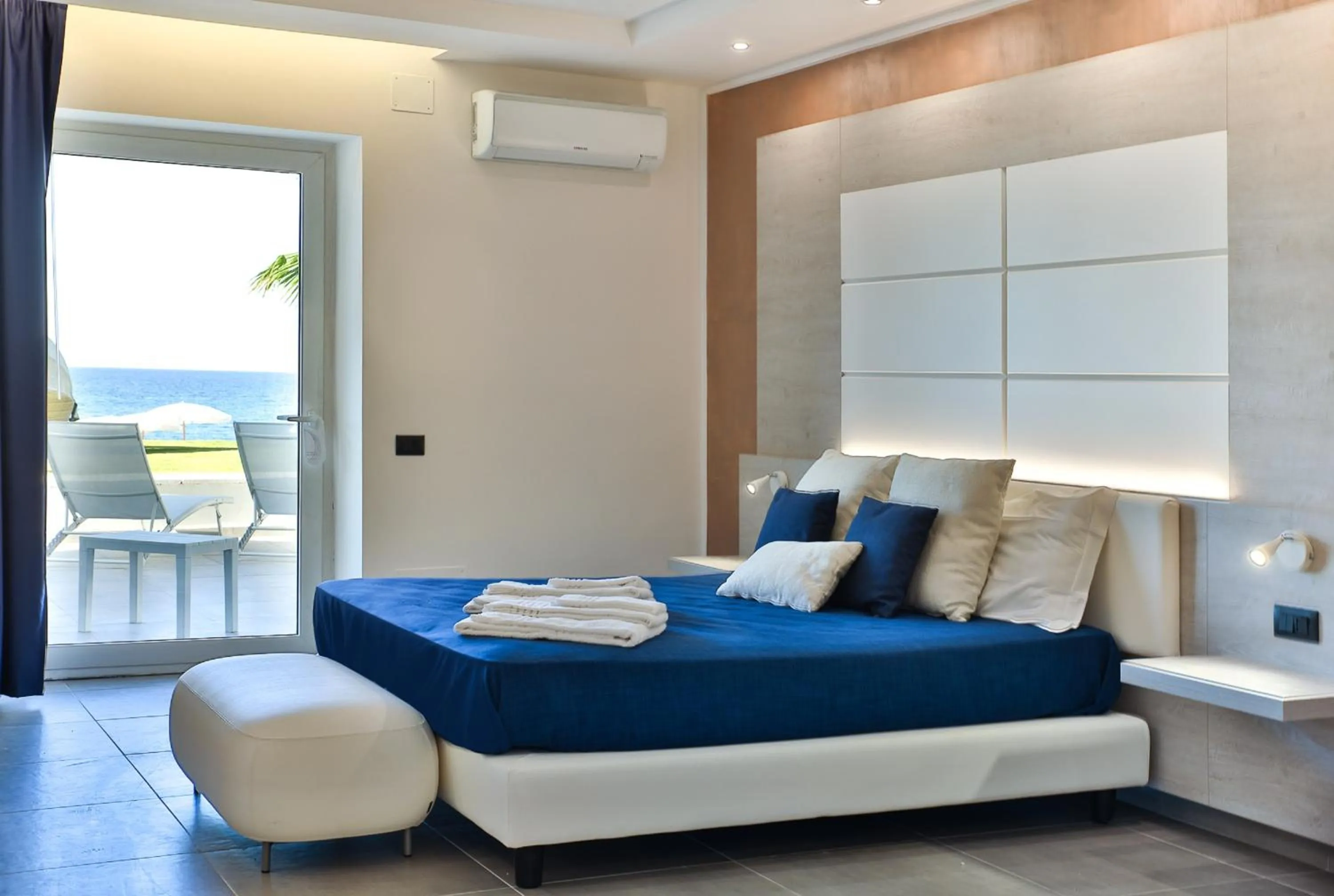 View (from property/room), Bed in Hotel Sporting Club