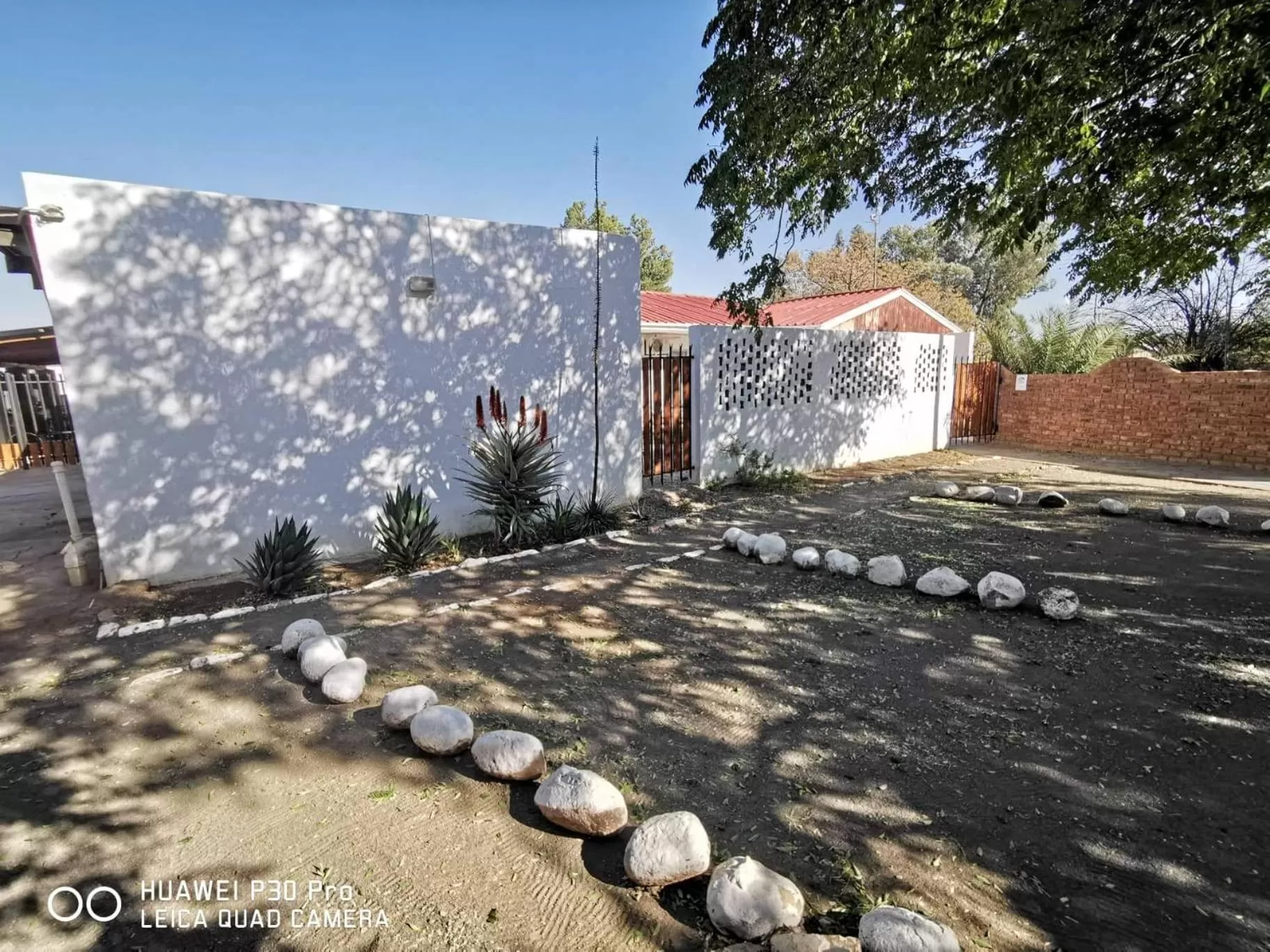 Text overlay in Akkerdam Bed and Breakfast