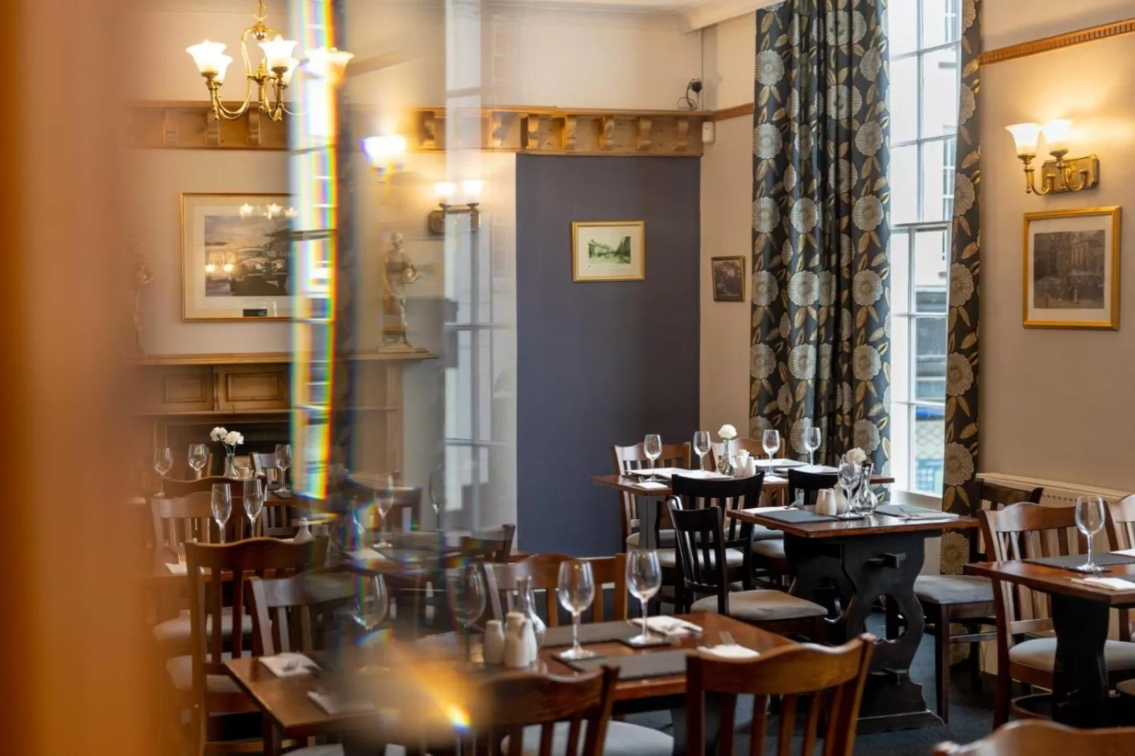 Restaurant/Places to Eat in Castle Hotel Haverfordwest