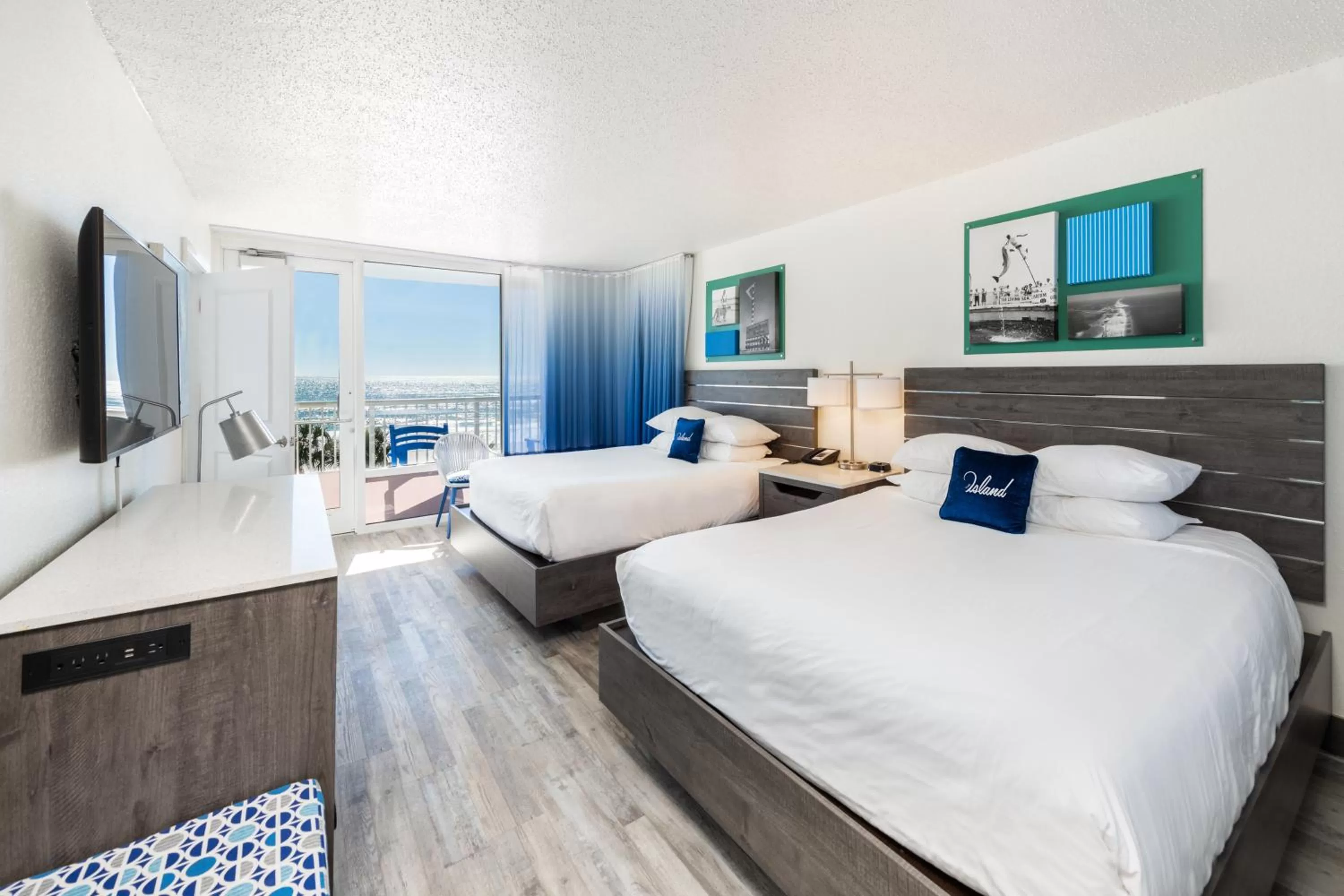 Photo of the whole room, Bed in The Island Resort at Fort Walton Beach