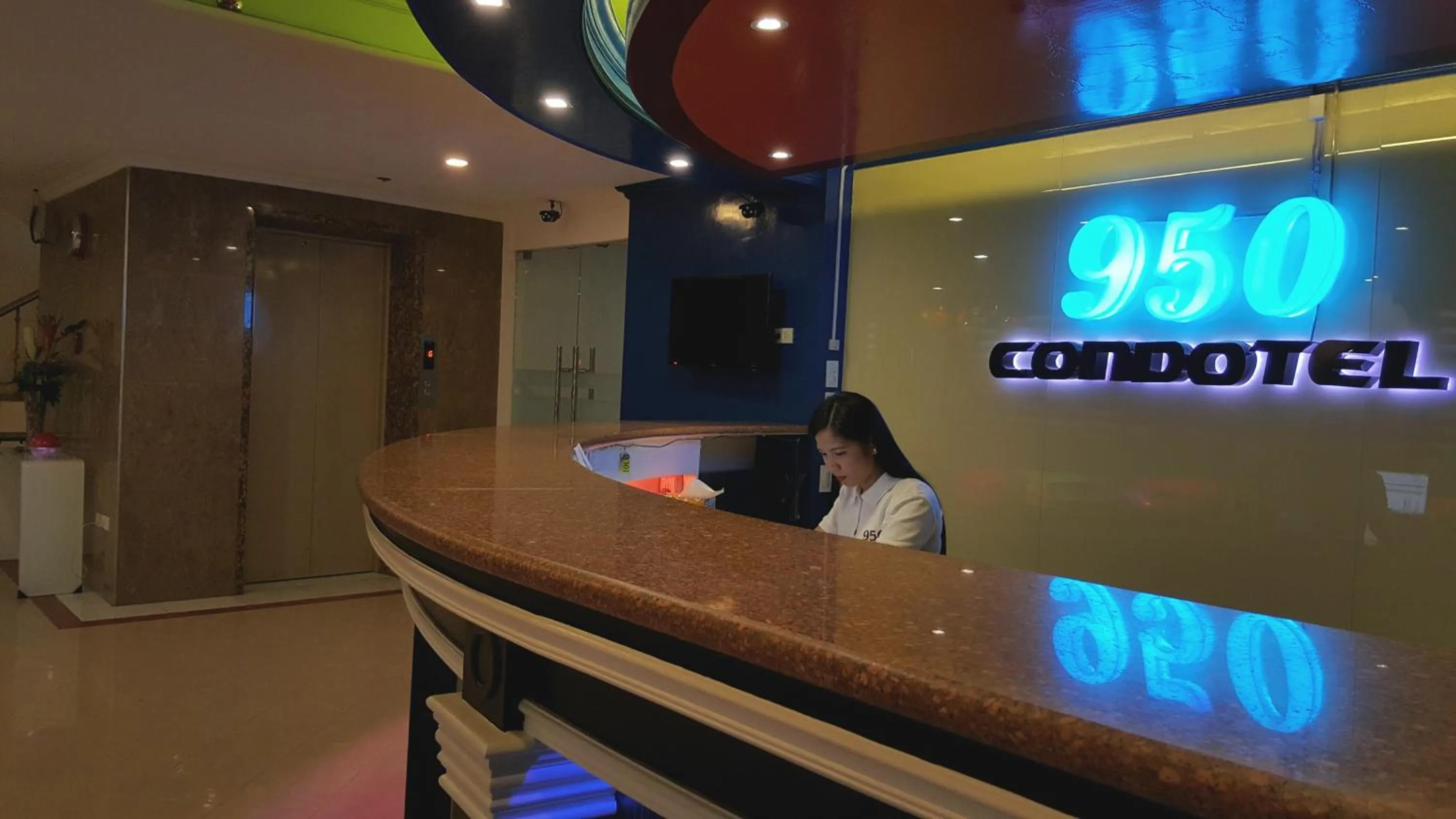 Lobby or reception in 950 Condotel