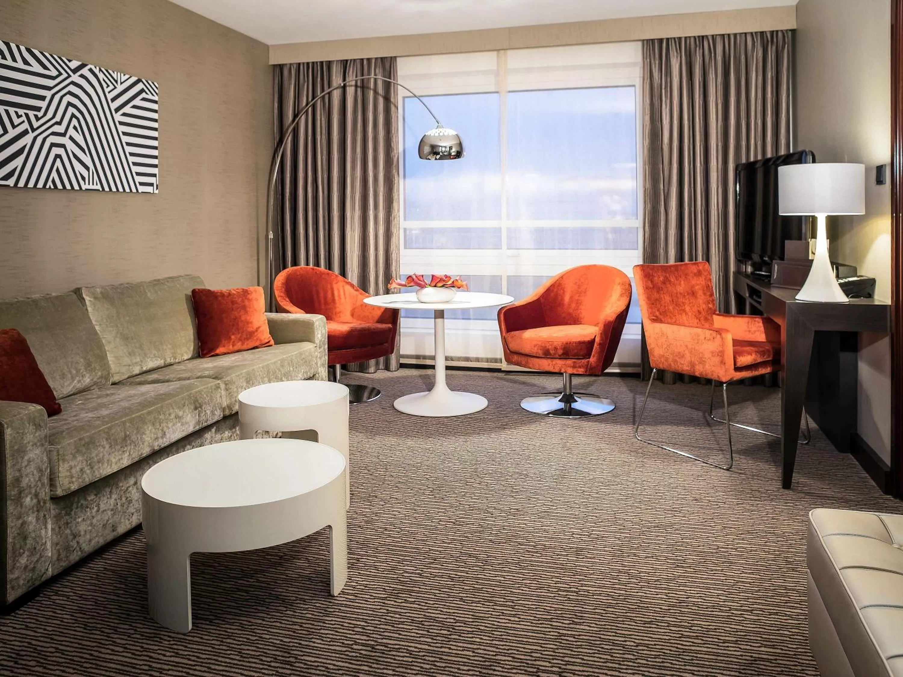 Photo of the whole room in Sofitel Warsaw Victoria