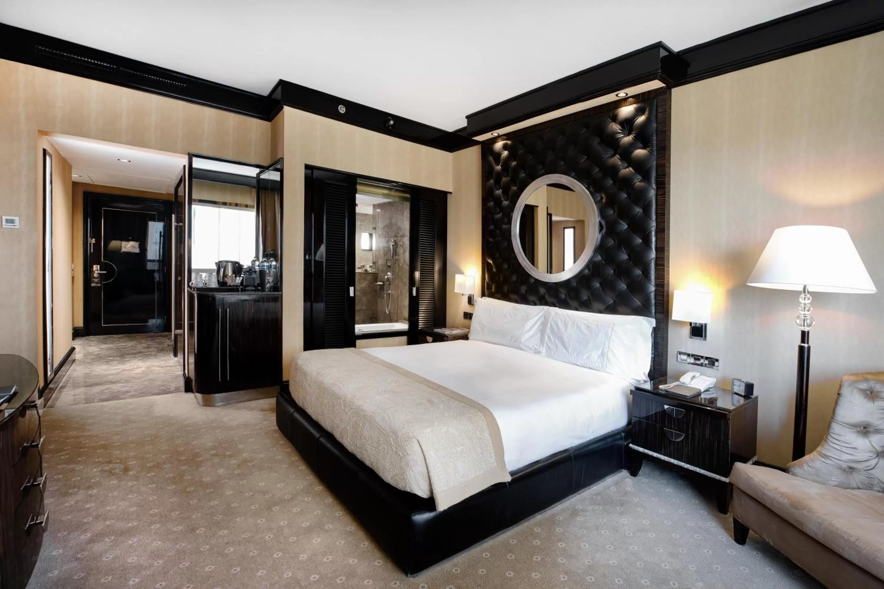 Bedroom, Bed in Fairmont Nile City