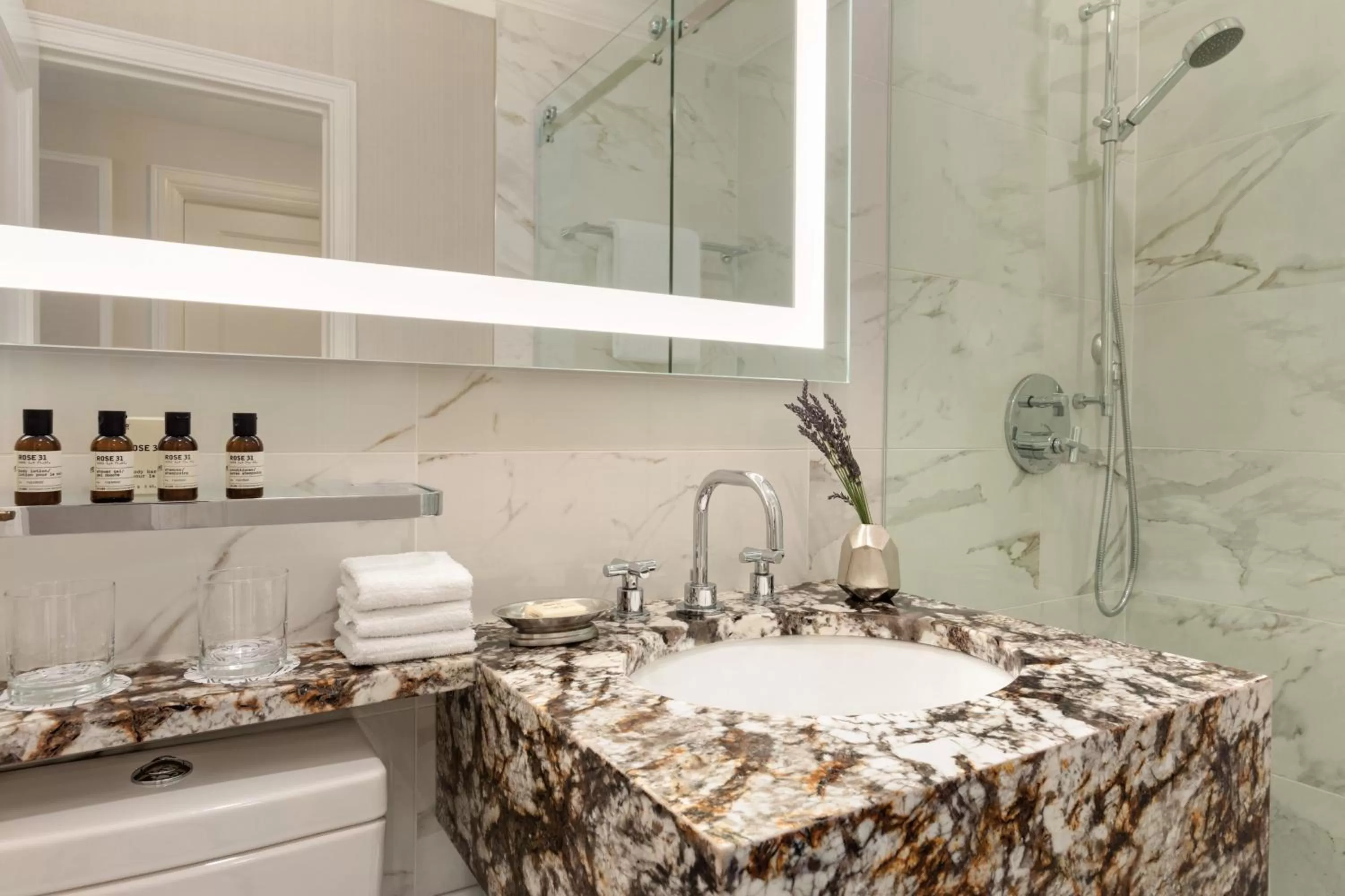 Bathroom in Fairmont Hotel Vancouver