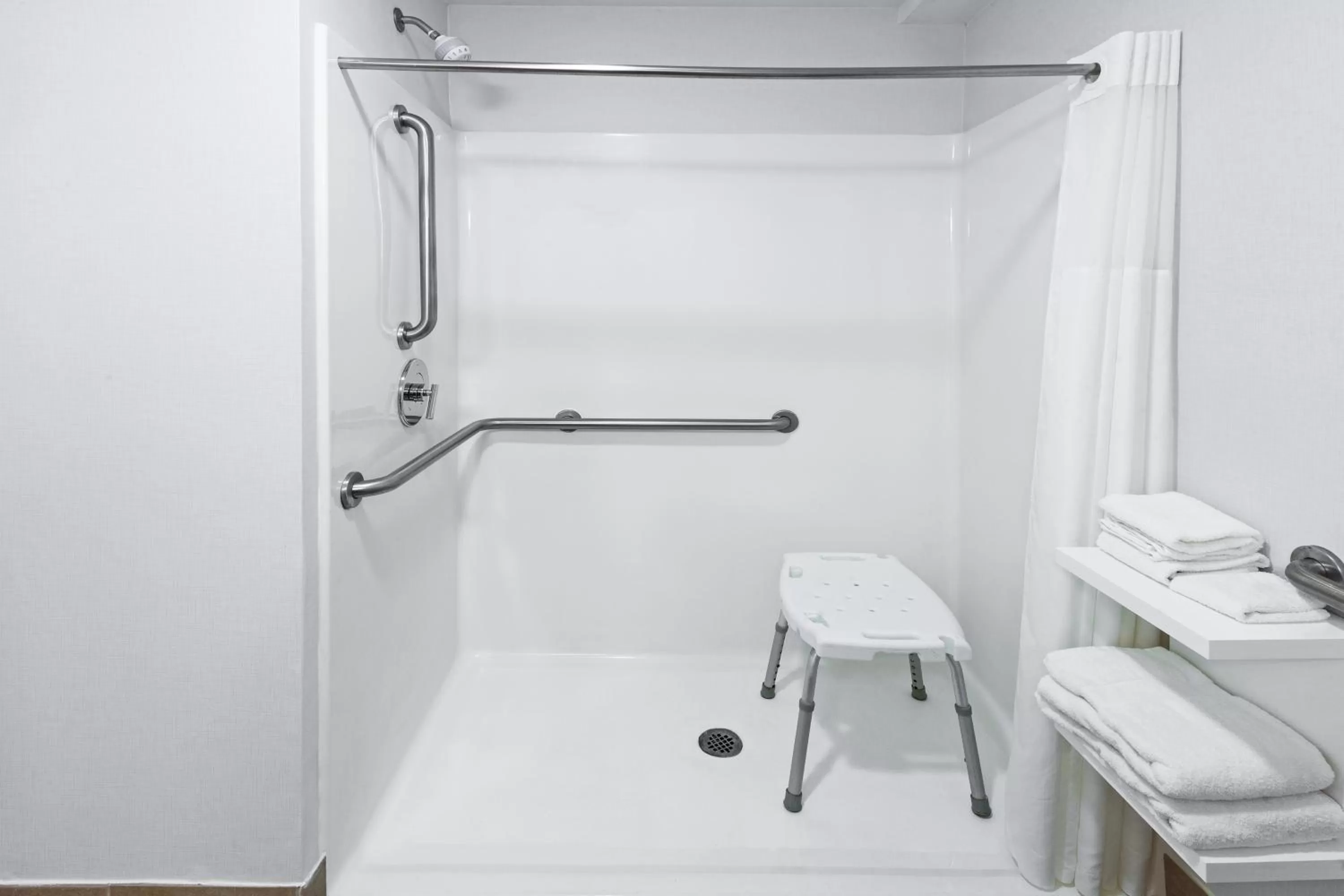 Bathroom in Comfort Inn Sherman