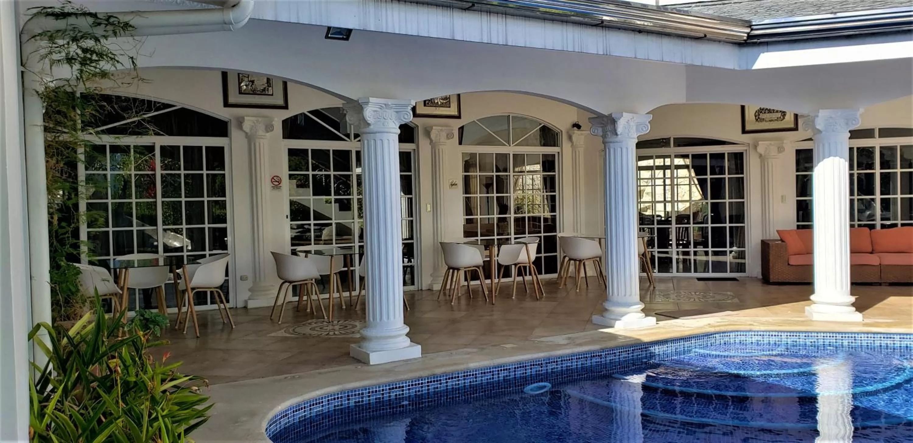 Breakfast in Alameda Cariari Boutique Hotel