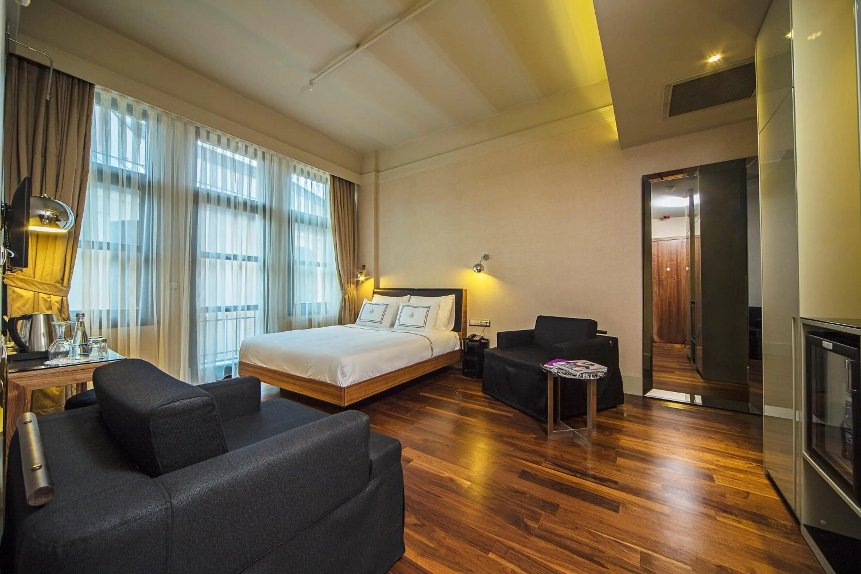 Bedroom, Bed in The Haze Karaköy