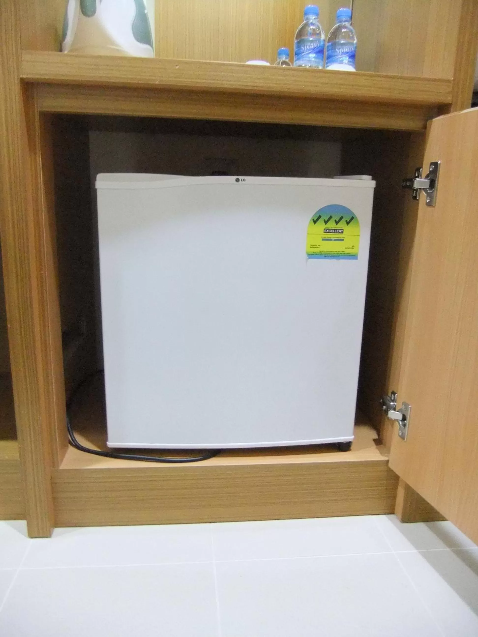 Coffee/tea facilities in New Cape Inn