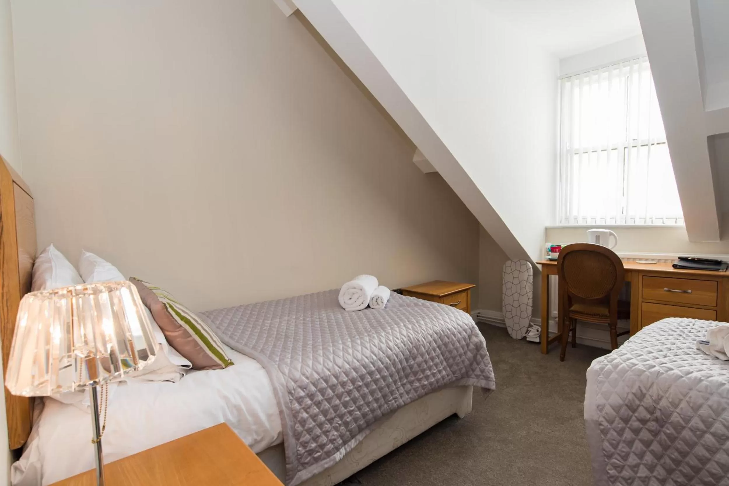 Standard Twin Room in No 46 Marine Terrace