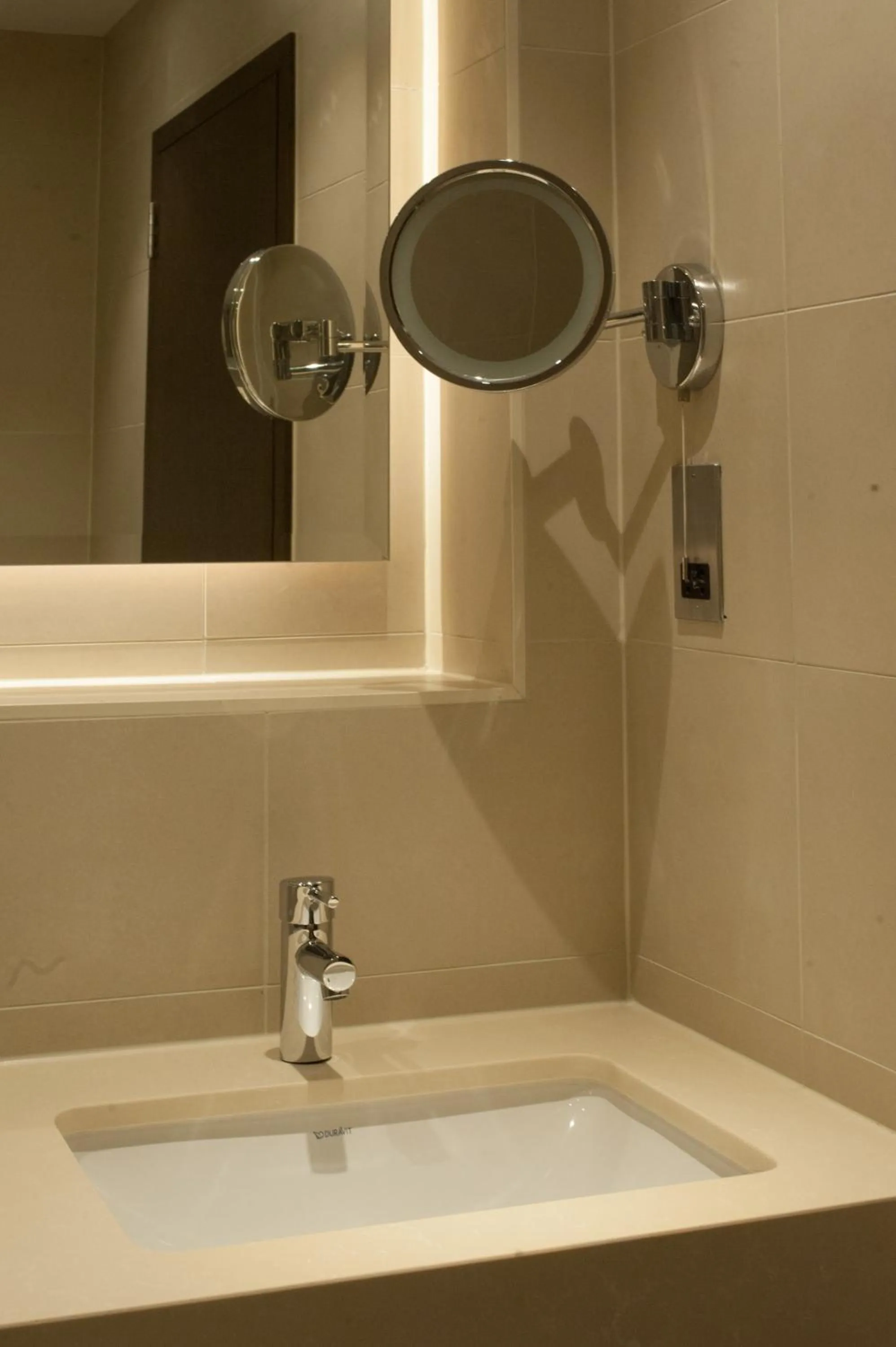 Bathroom in St George's Hotel - Wembley