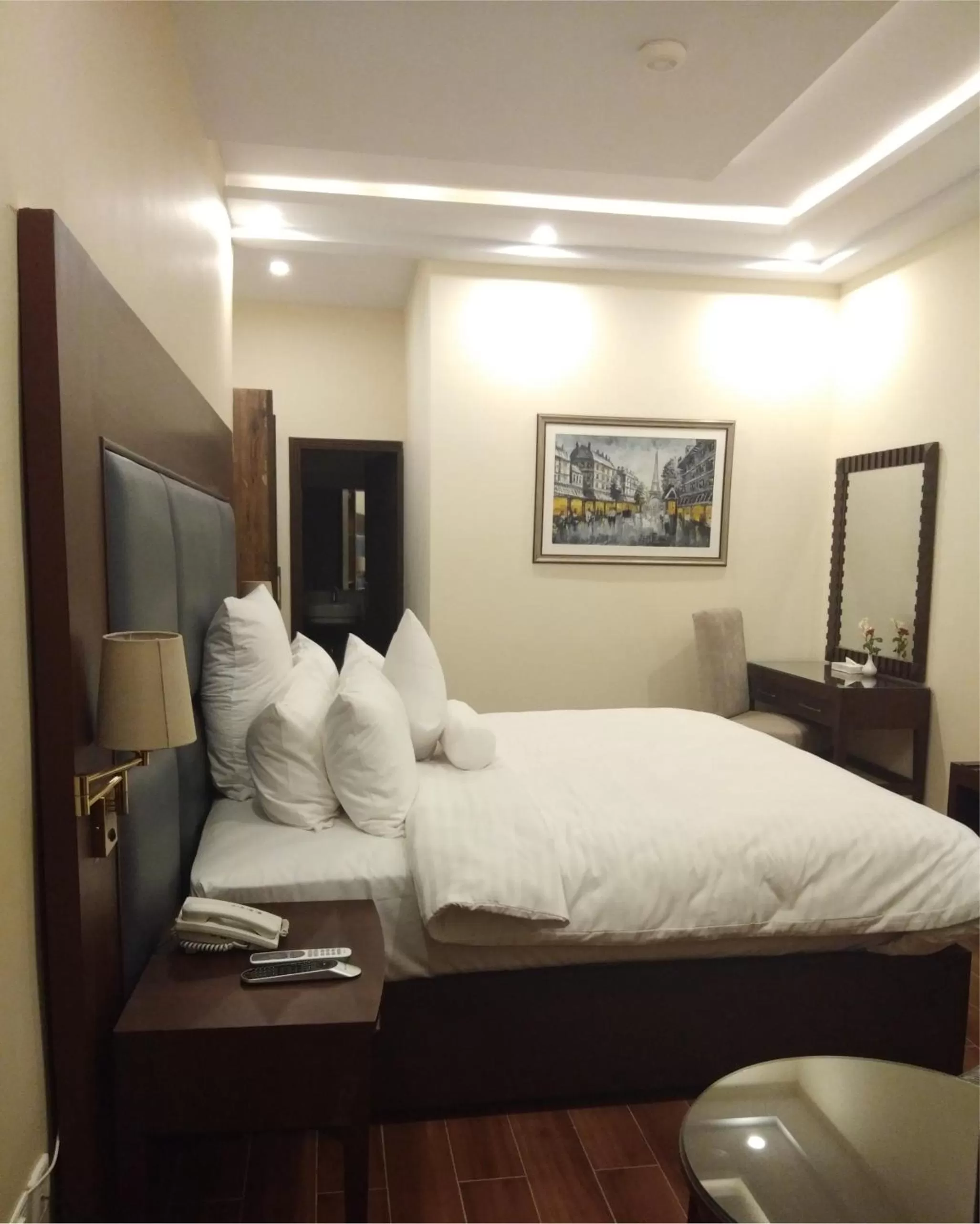 Spring, Bed in S Chalet Multan