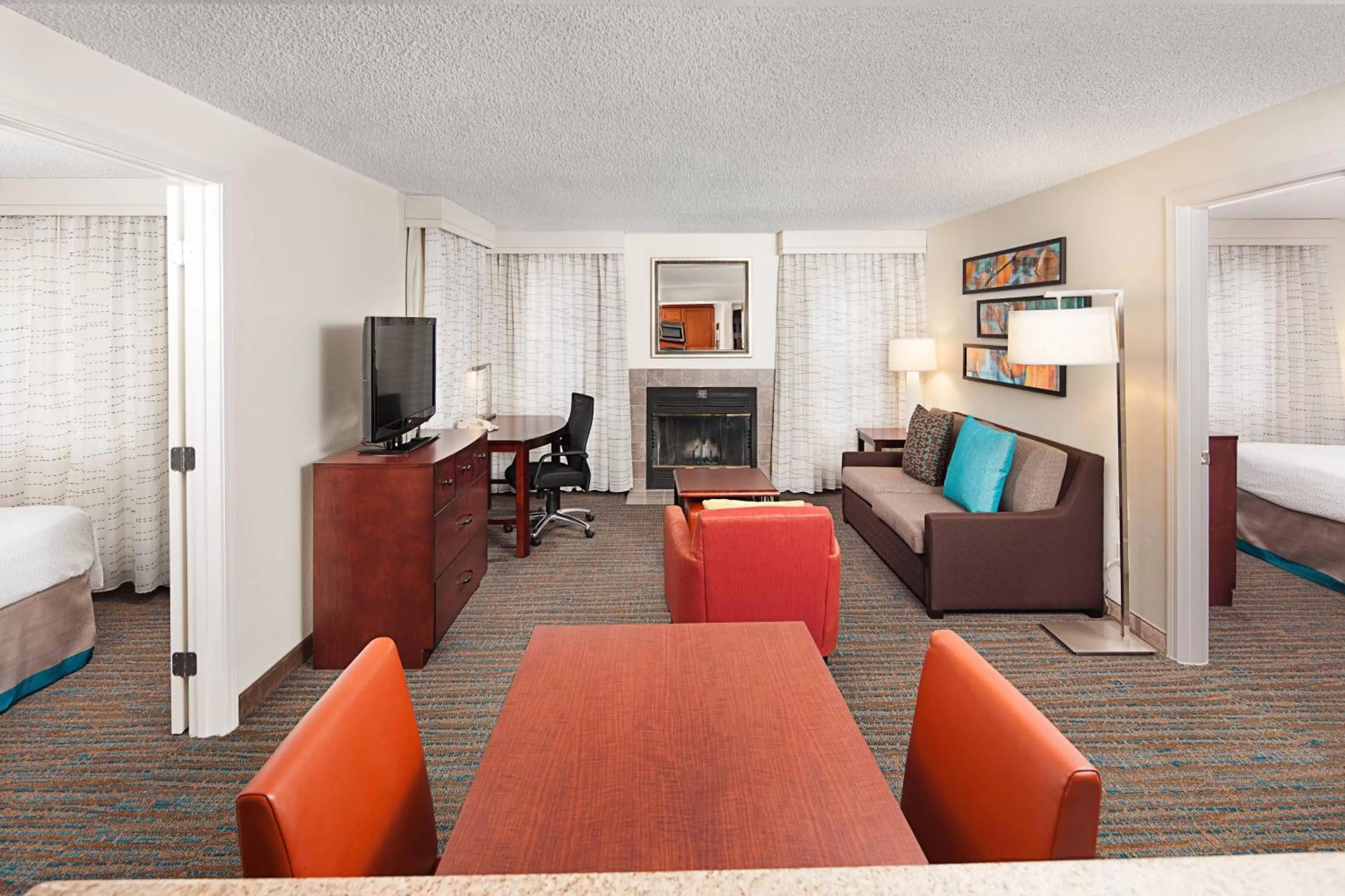 Two-Bedroom Suite with Fireplace in Residence Inn Seattle Northeast/Bothell