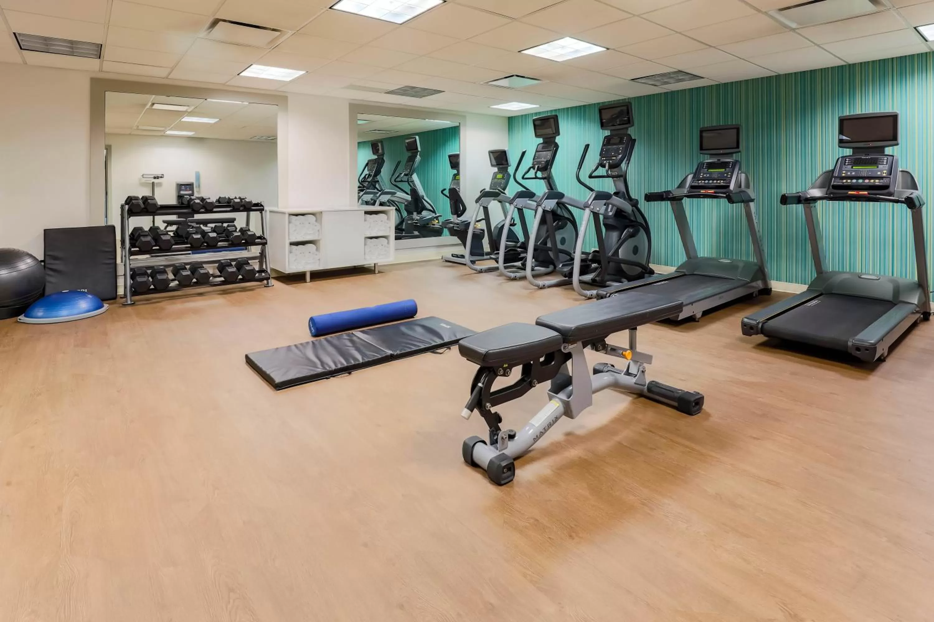 Fitness centre/facilities in Holiday Inn Express & Suites Fort Worth Downtown by IHG
