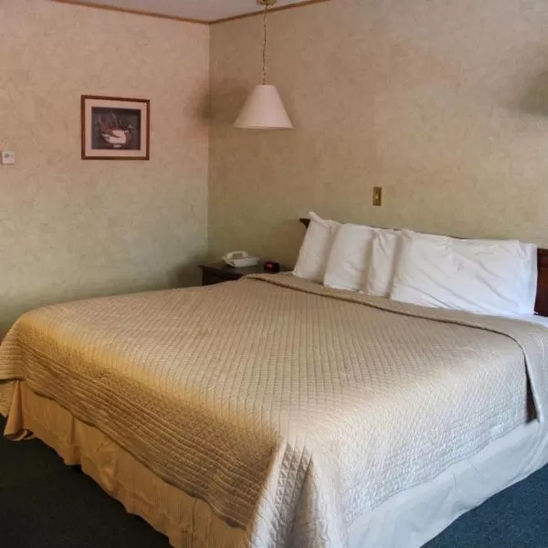 Bed in Georgetown Mountain Inn