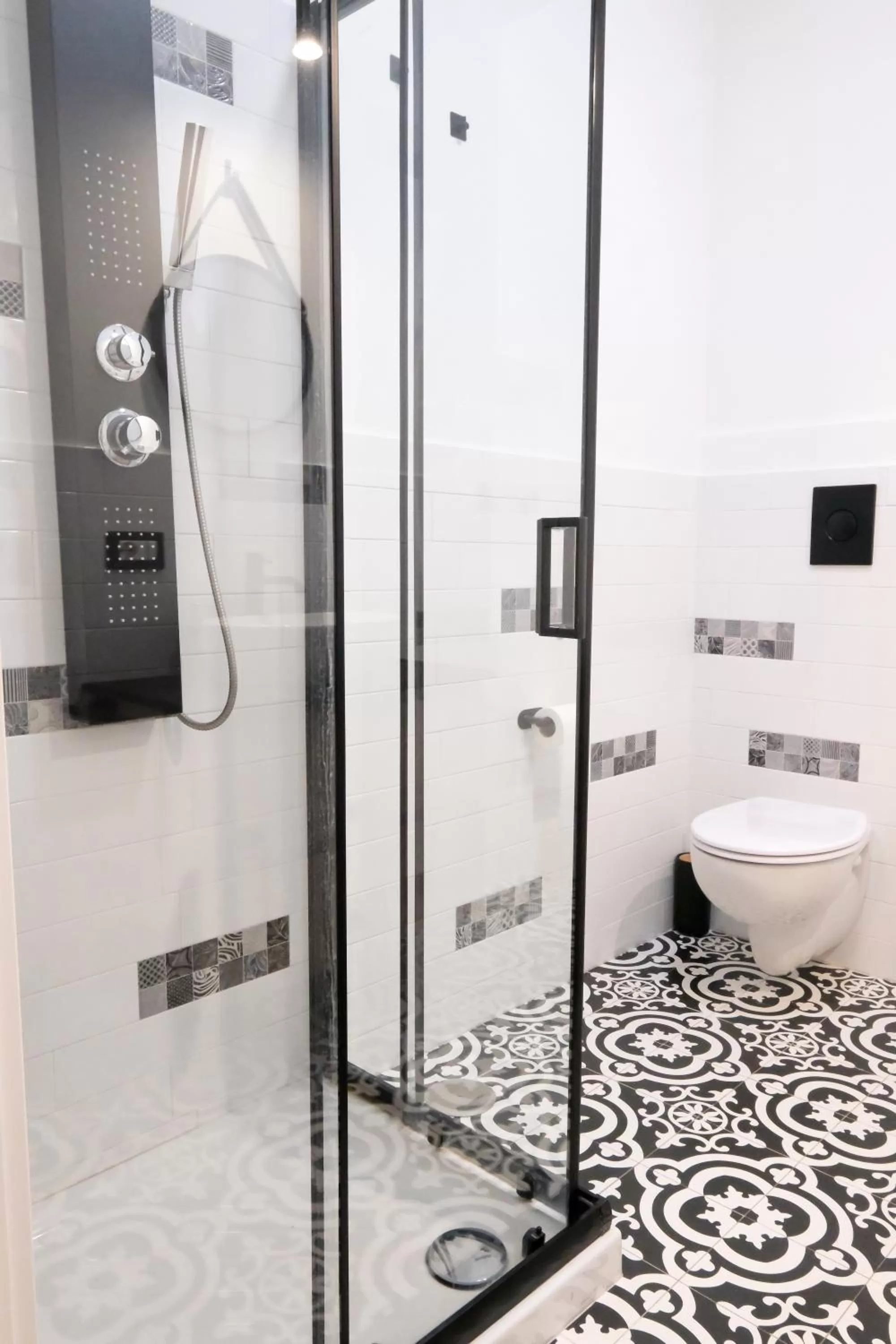 Bathroom in LH51 Rooms