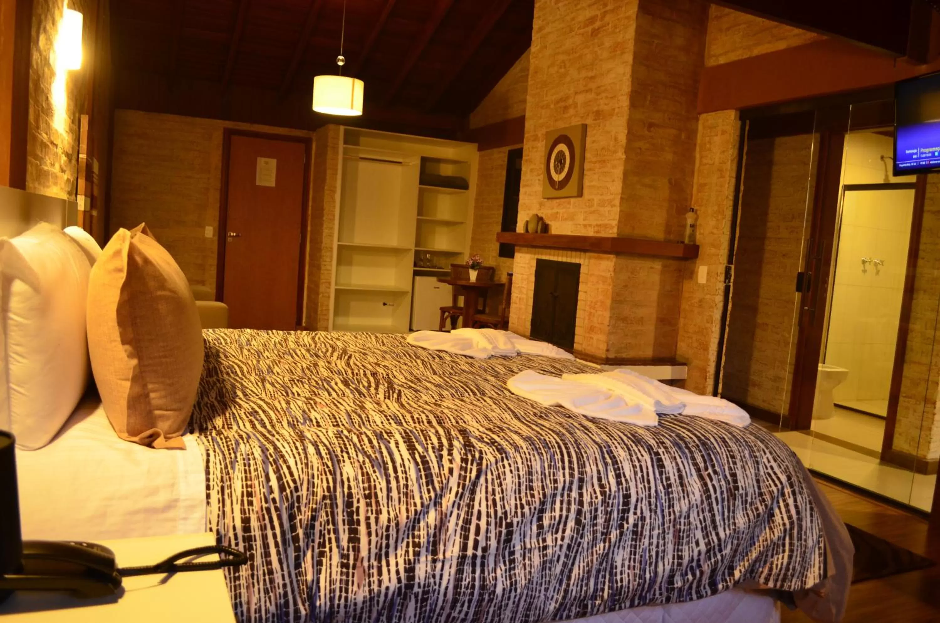 Photo of the whole room, Bed in Pousada Toca Da Coruja