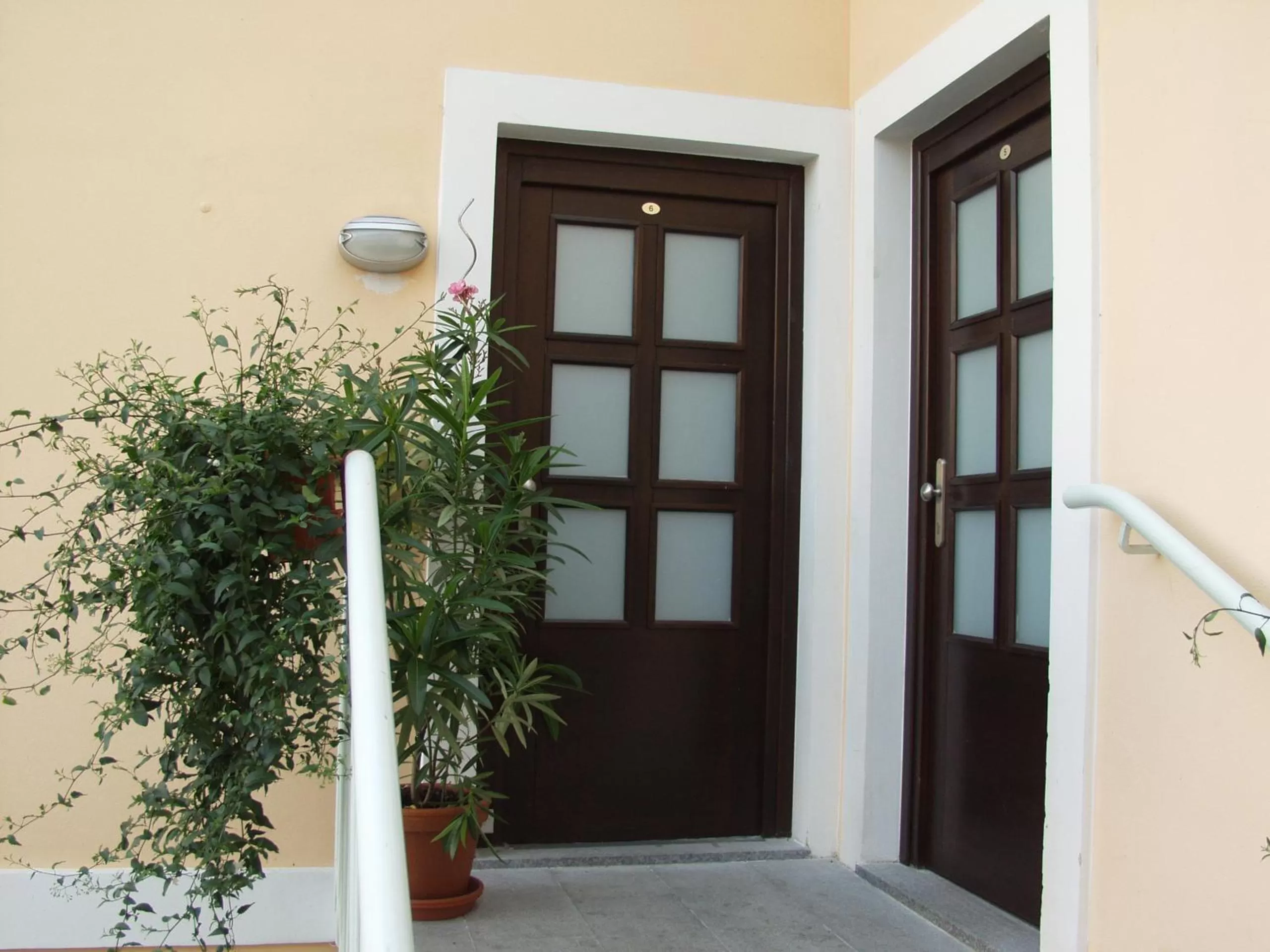 Facade/entrance in Apartma La Provence