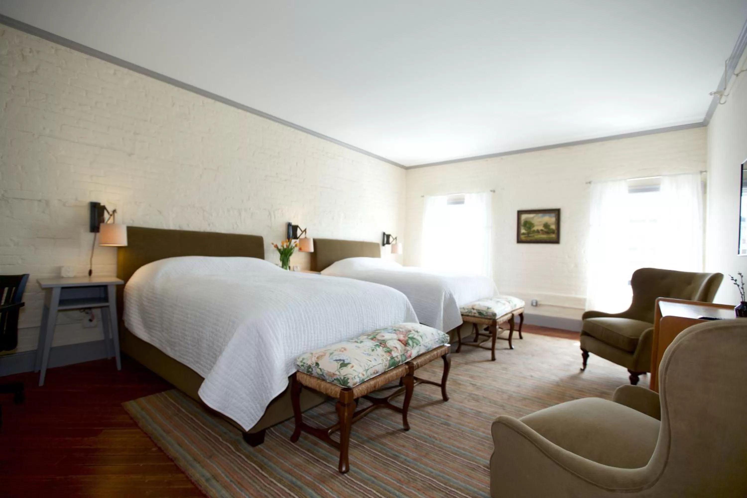 Photo of the whole room, Bed in Hotel on North