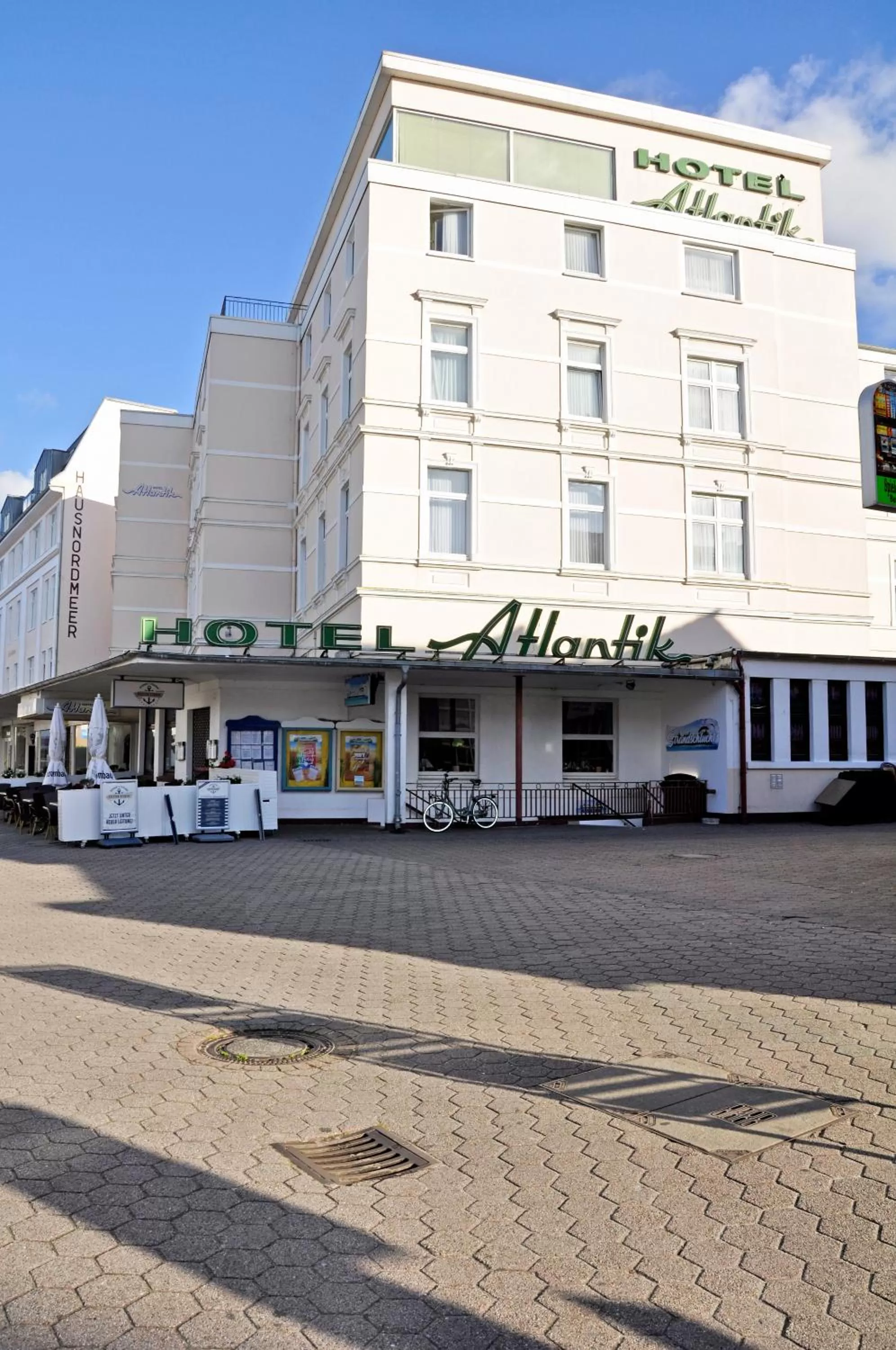 Facade/entrance in Hotel Atlantik
