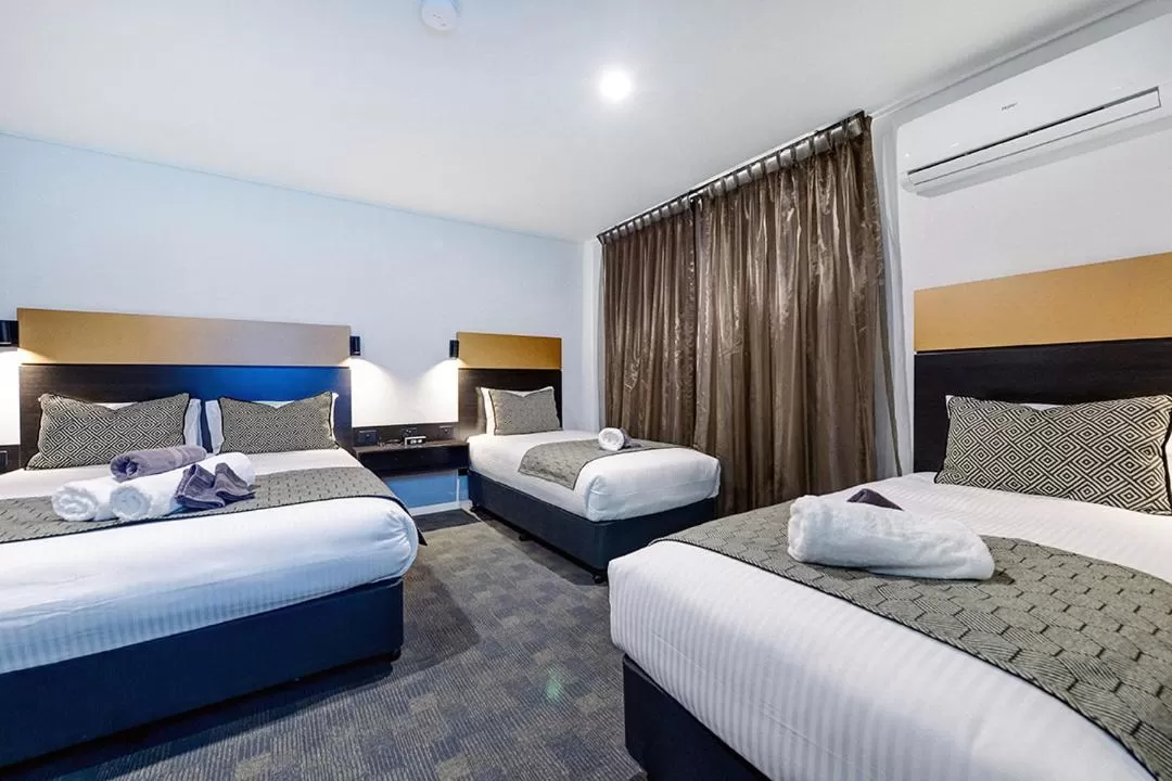 Decorative detail, Bed in CBD Motor Inn