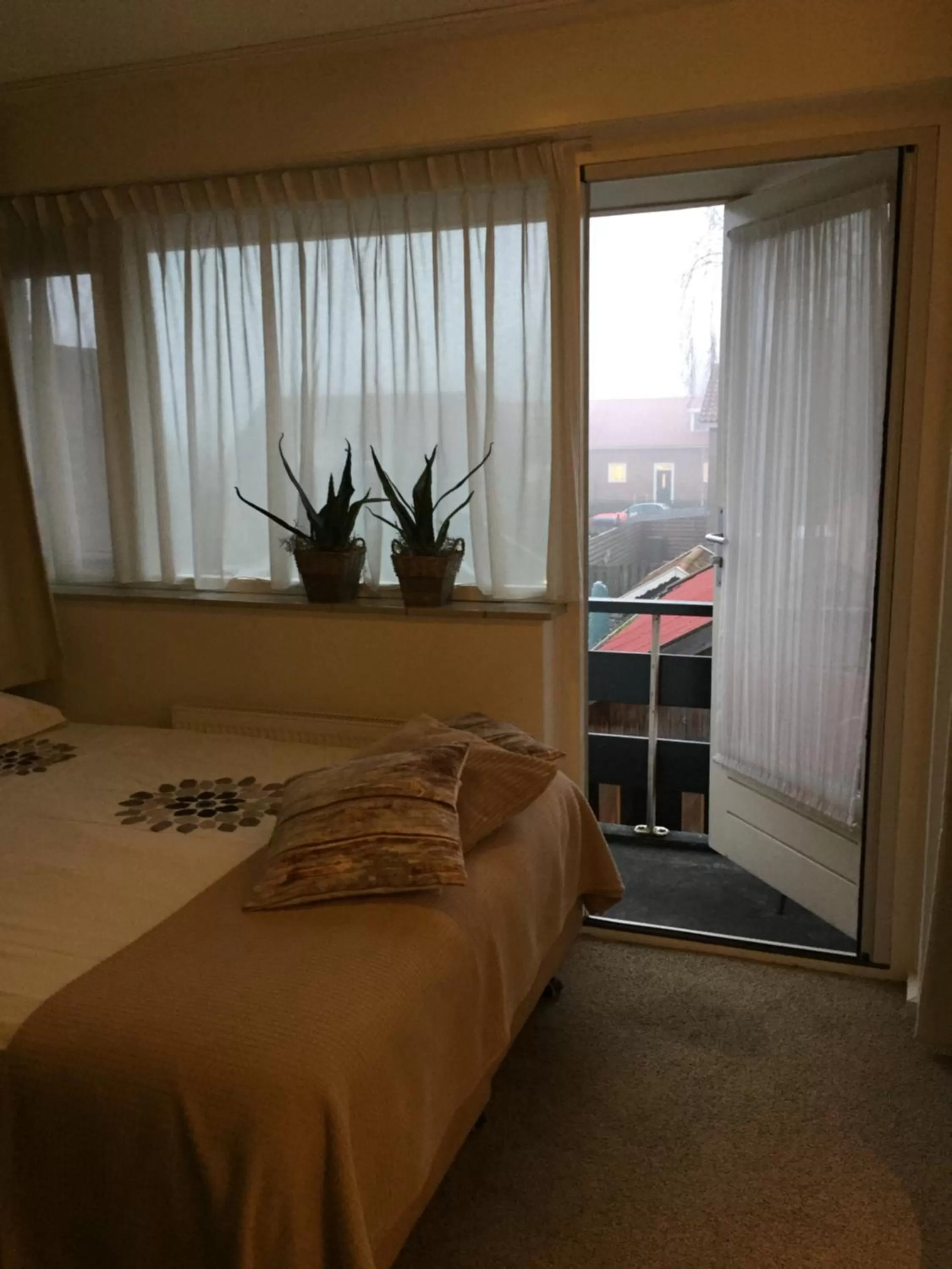 Balcony/Terrace, Bed in B&B - Pension Perruque