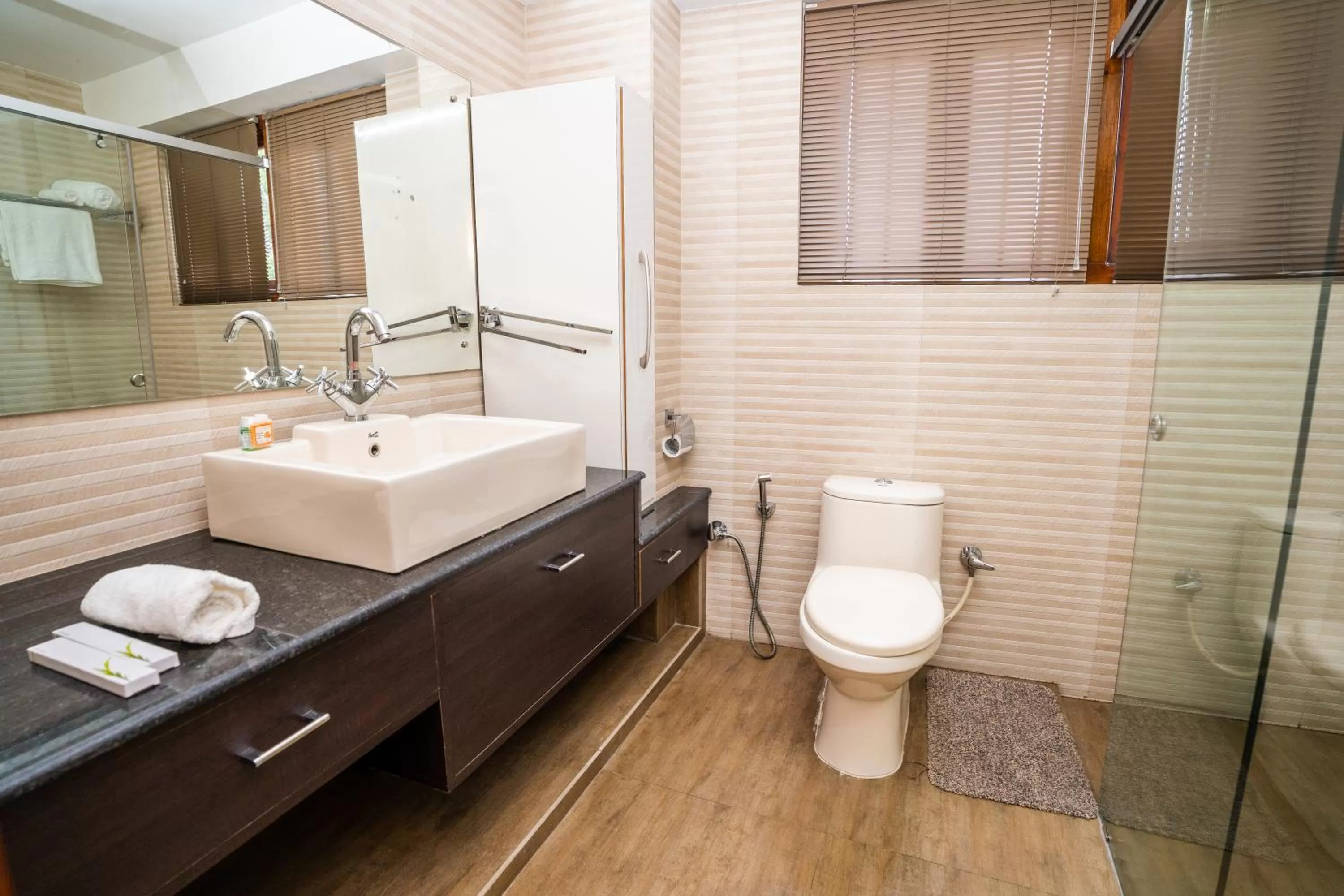 Bathroom in East Land Bed & Breakfast