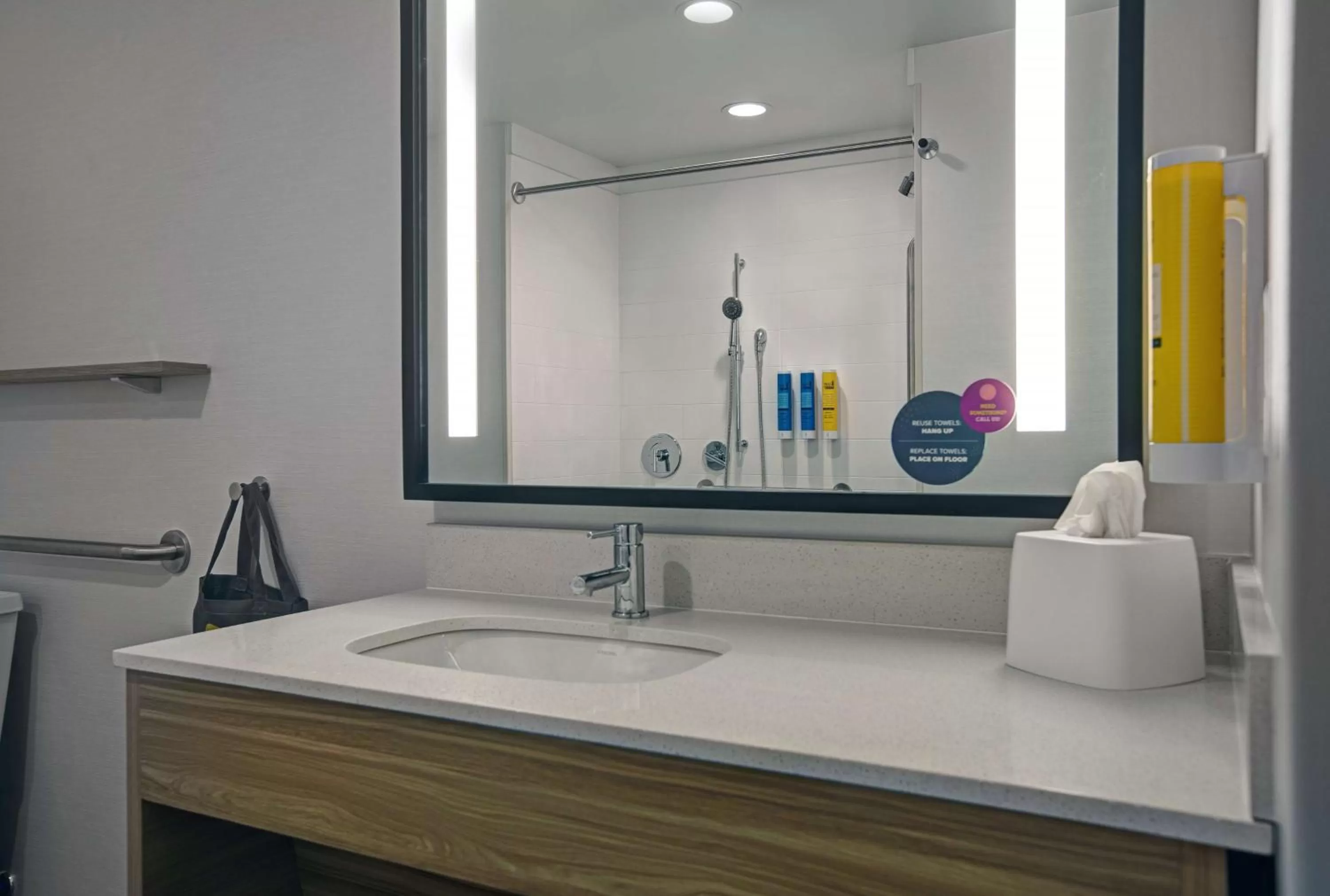 Bathroom in Tru By Hilton Milwaukee Downtown, WI