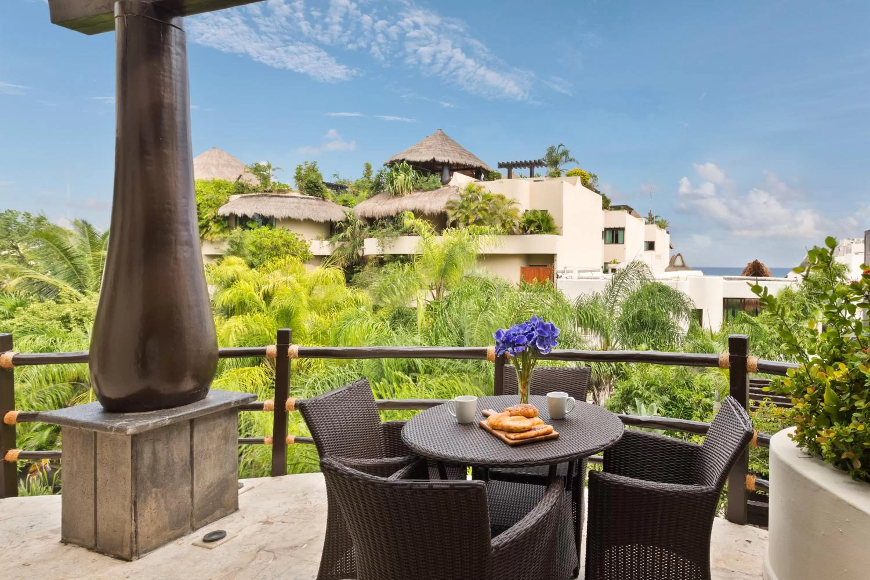 Day in El Taj Oceanfront and Beachside Condo Hotel