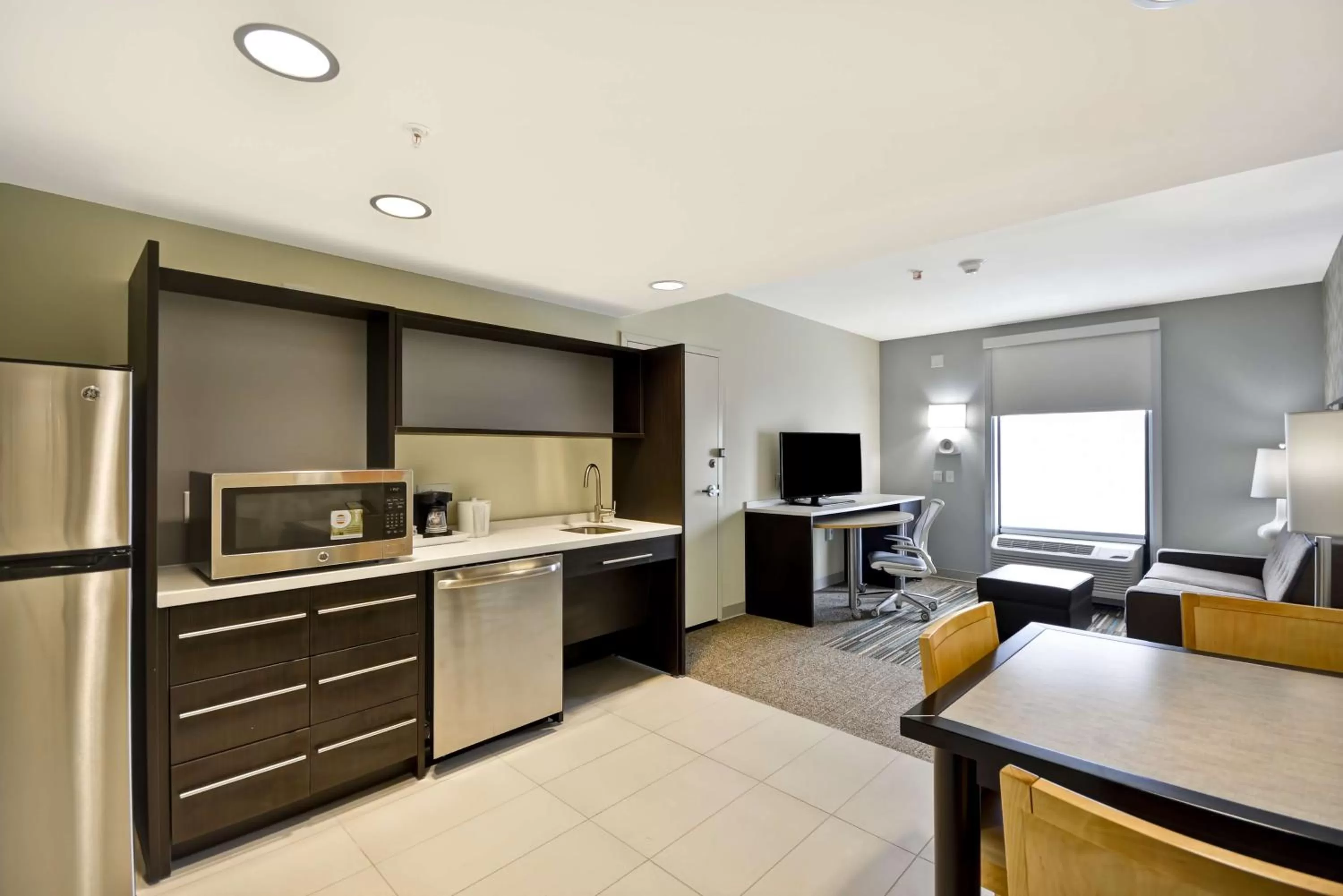 Kitchen or kitchenette in Home2 Suites By Hilton Oswego