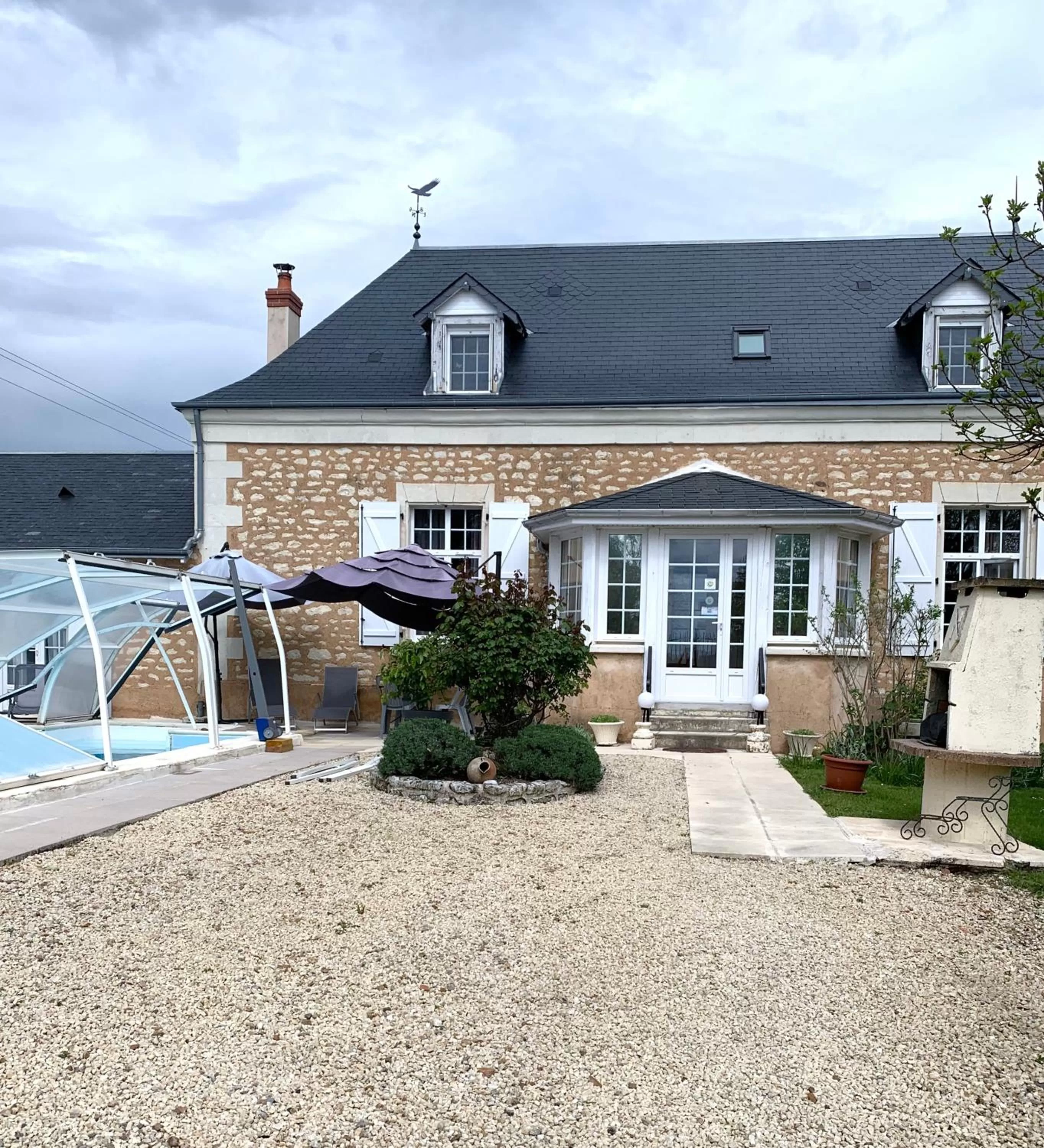 Property building in La Costonnerie