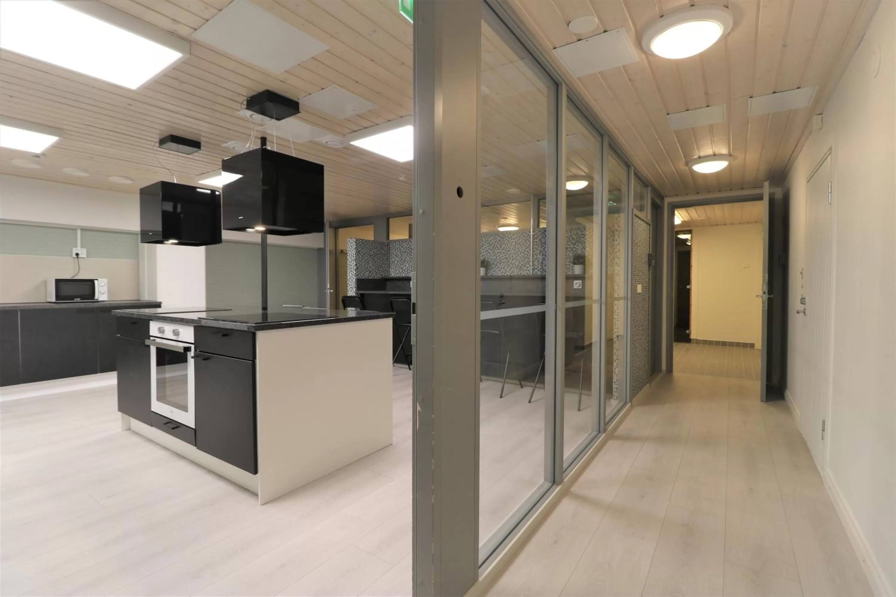 Kitchen or kitchenette in Forenom Aparthotel Helsinki Herttoniemi